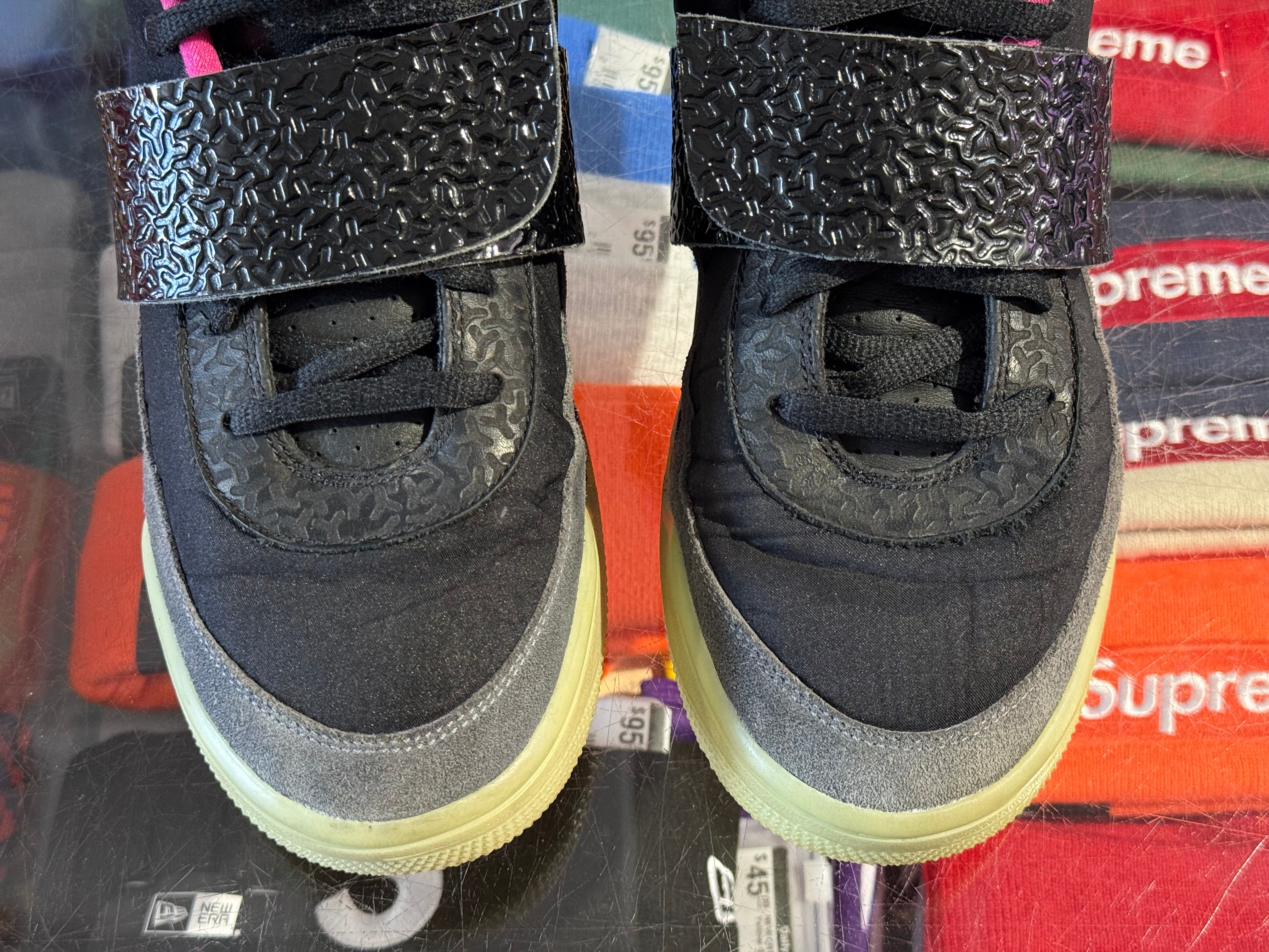 Nike Air Yeezy - Blink Size 10