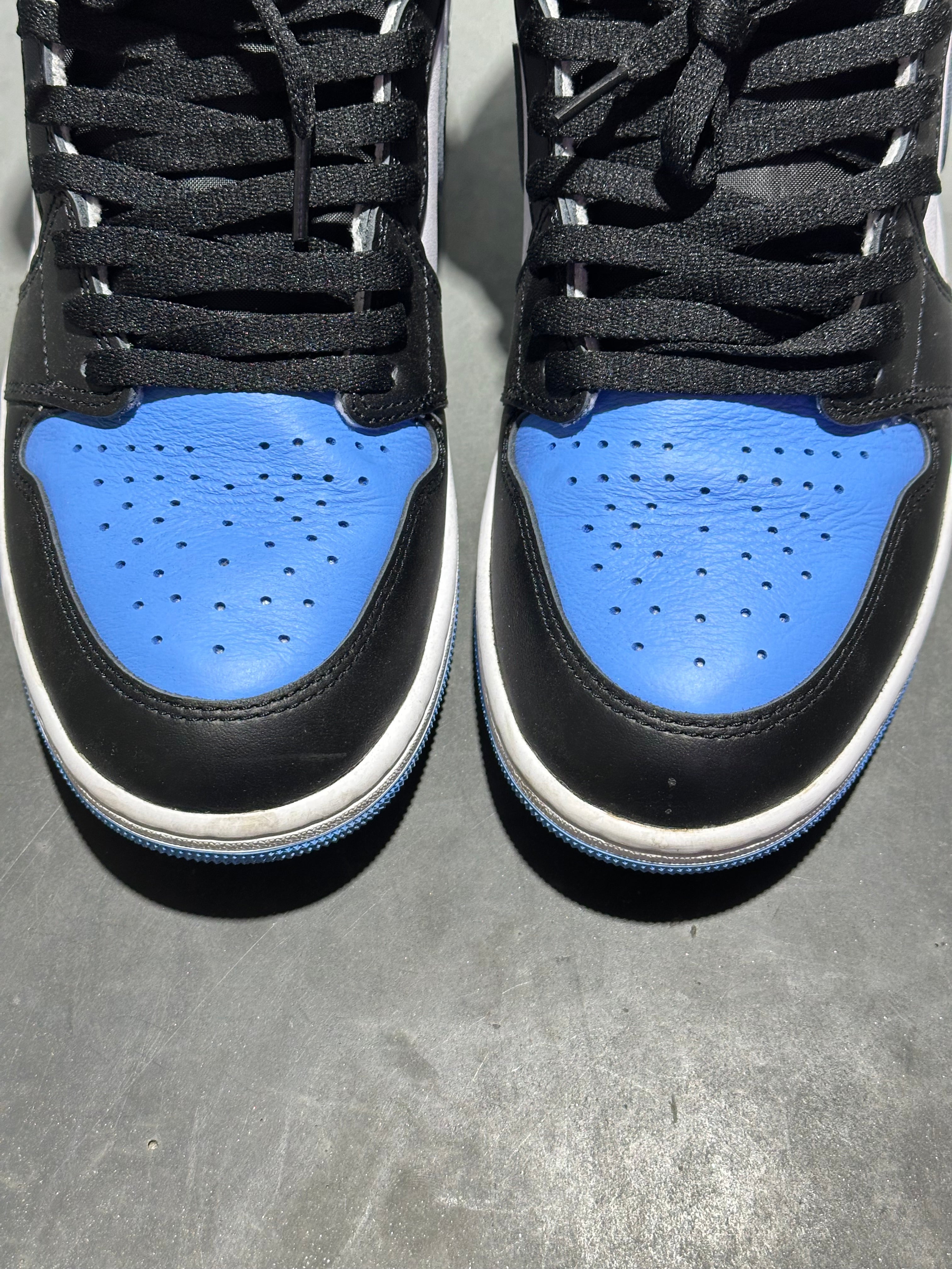 Air Jordan 1 Retro High OG - UNC Toe Size 10.5