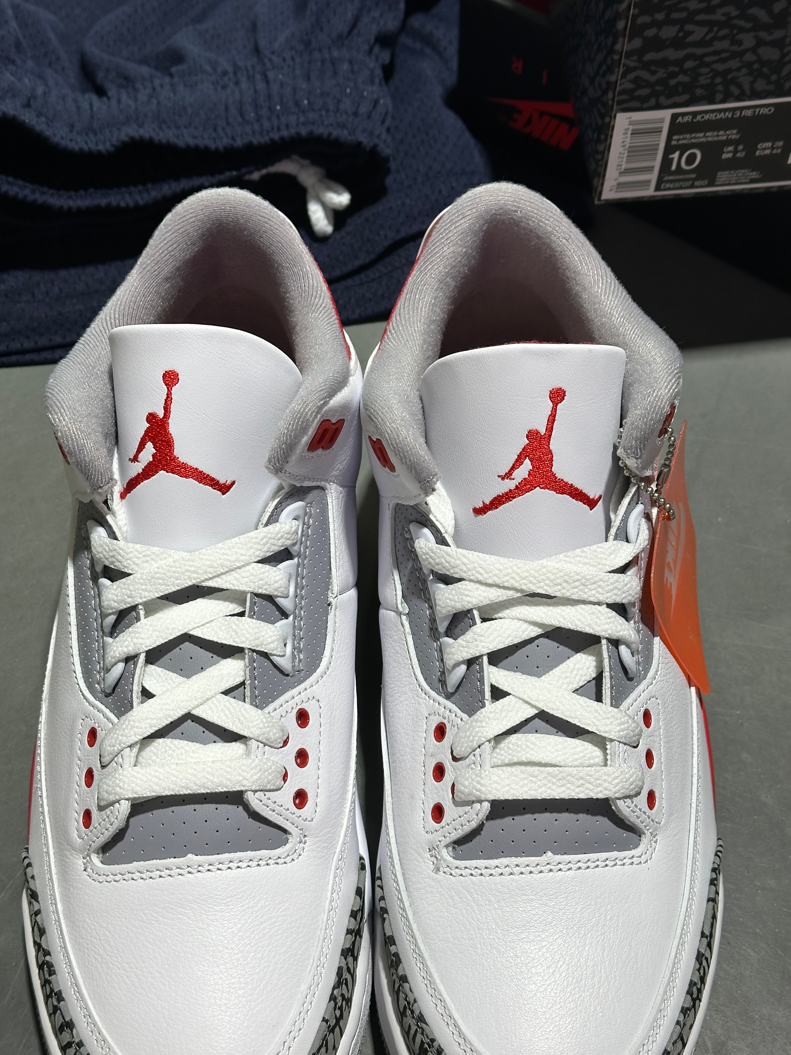 Air Jordan 3 Retro - Fire Red  Size 10