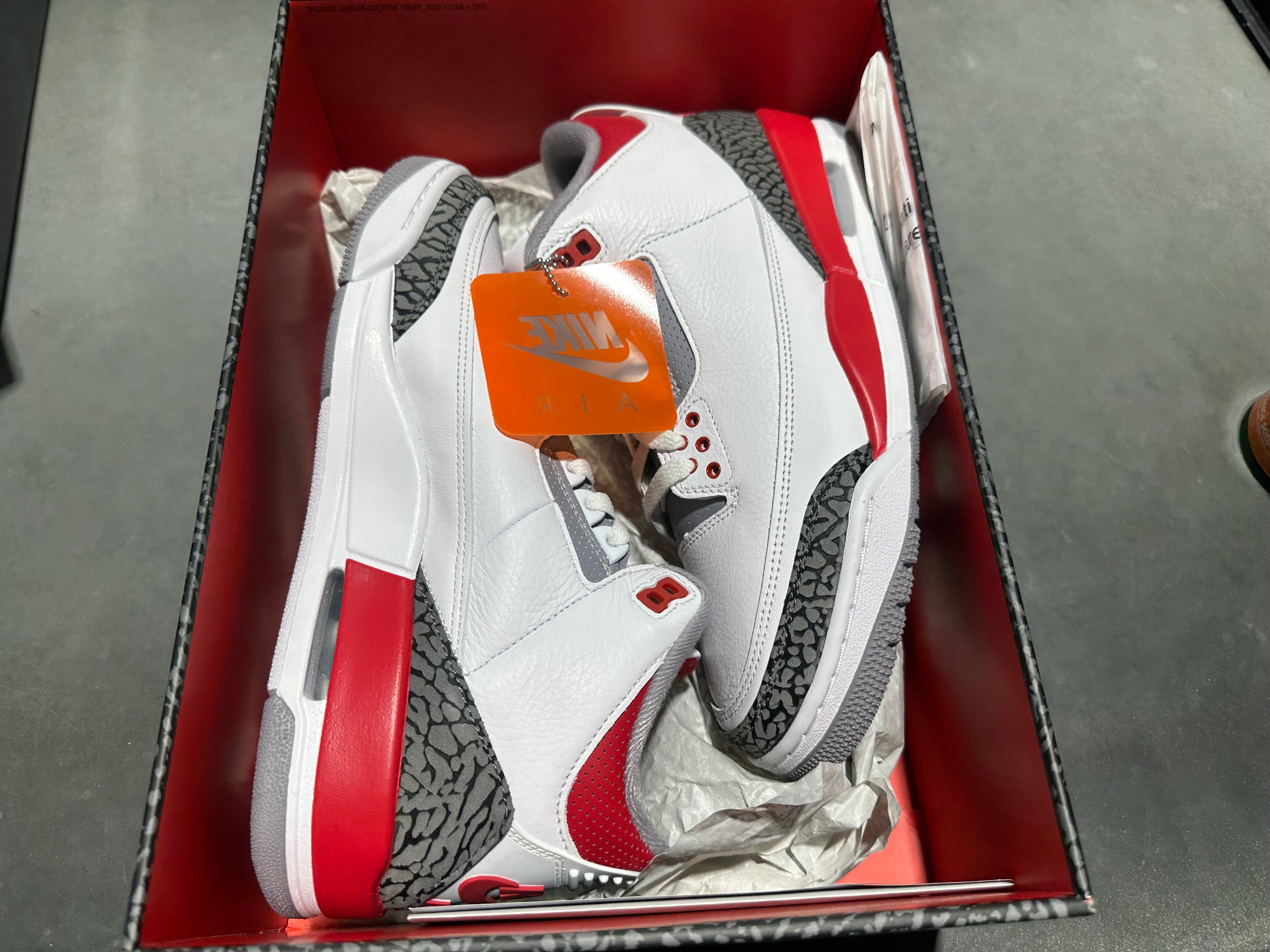 Air Jordan 3 Retro - Fire Red 2022 Size 8