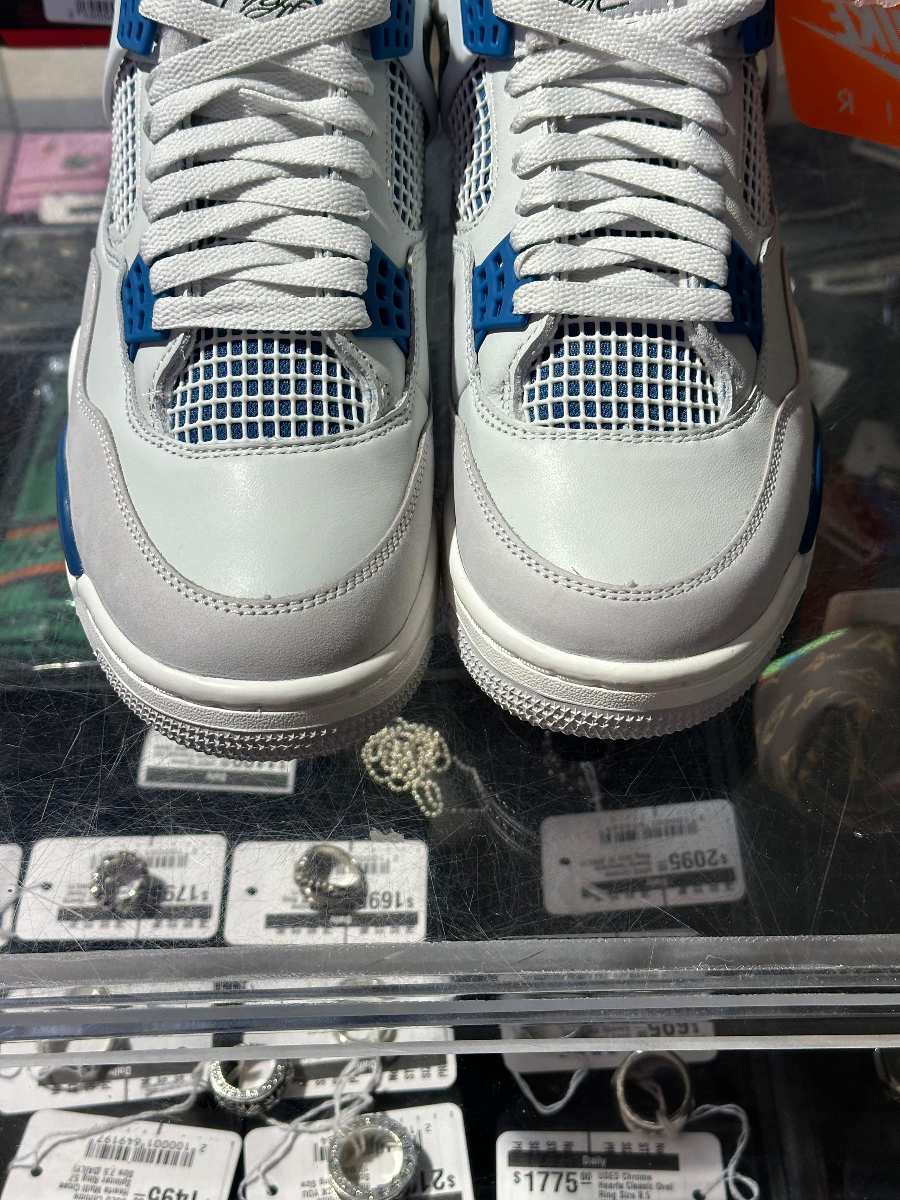 Air Jordan 4 Retro - Military Blue Size 8.5