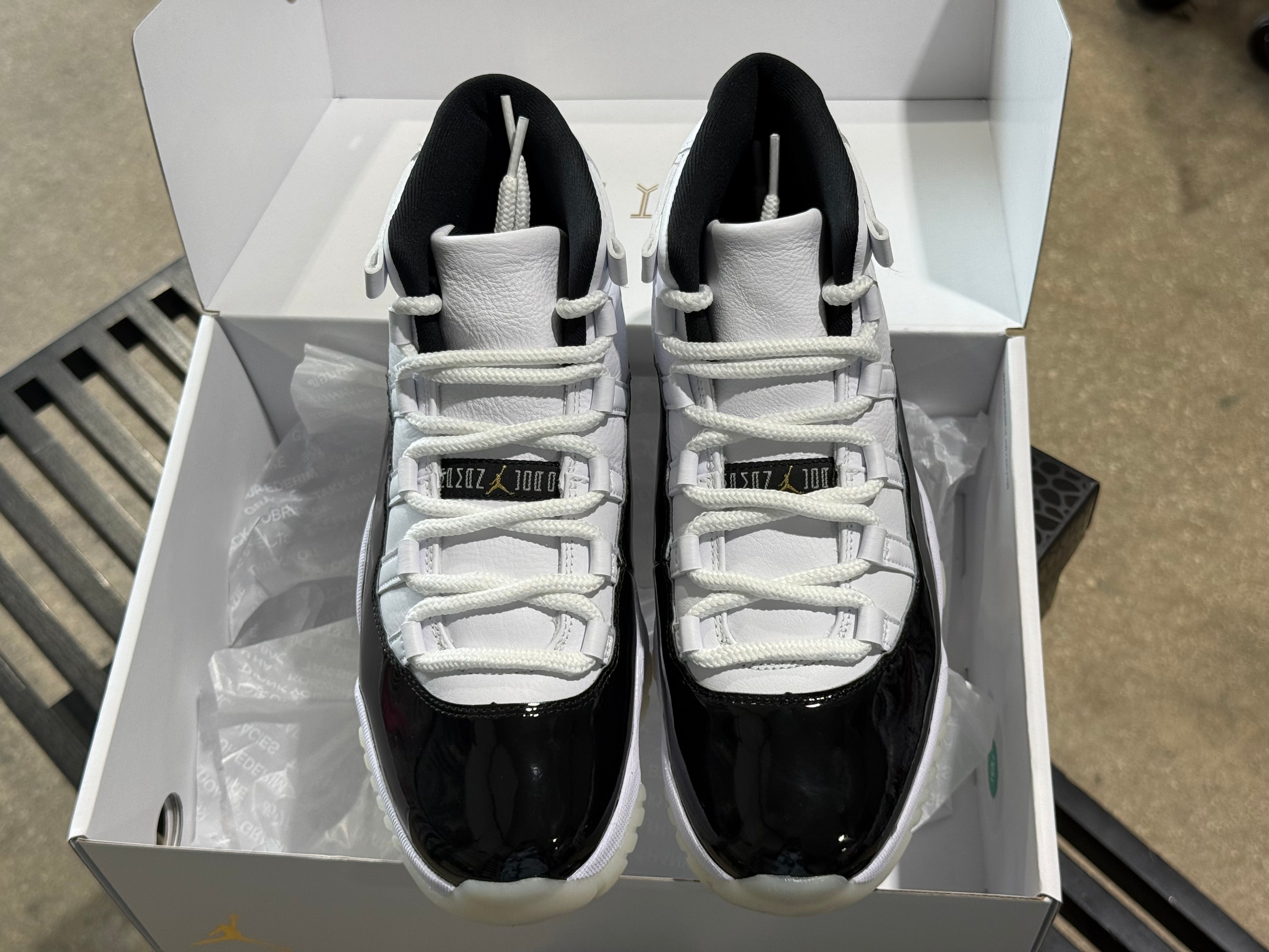 Air Jordan 11 Retro - Gratitude Size 8