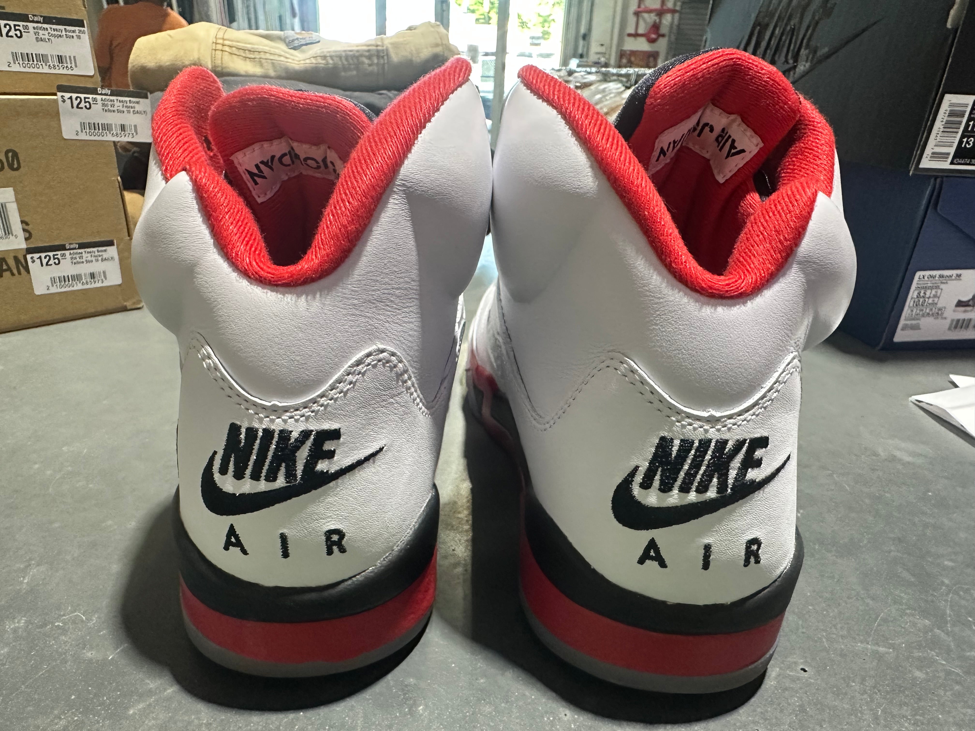 Air Jordan 5 Retro - Fire Red Black Tongue Size 10