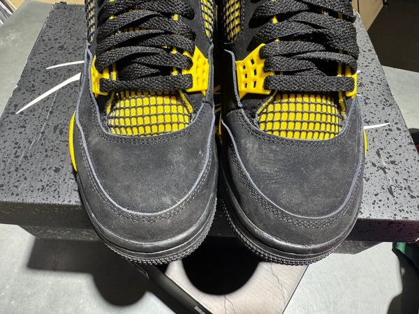 Air Jordan 4 Retro - Thunder 2023 Size 8.5