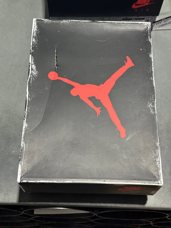 Air Jordan 4 Retro -  White Cement Size 9.5