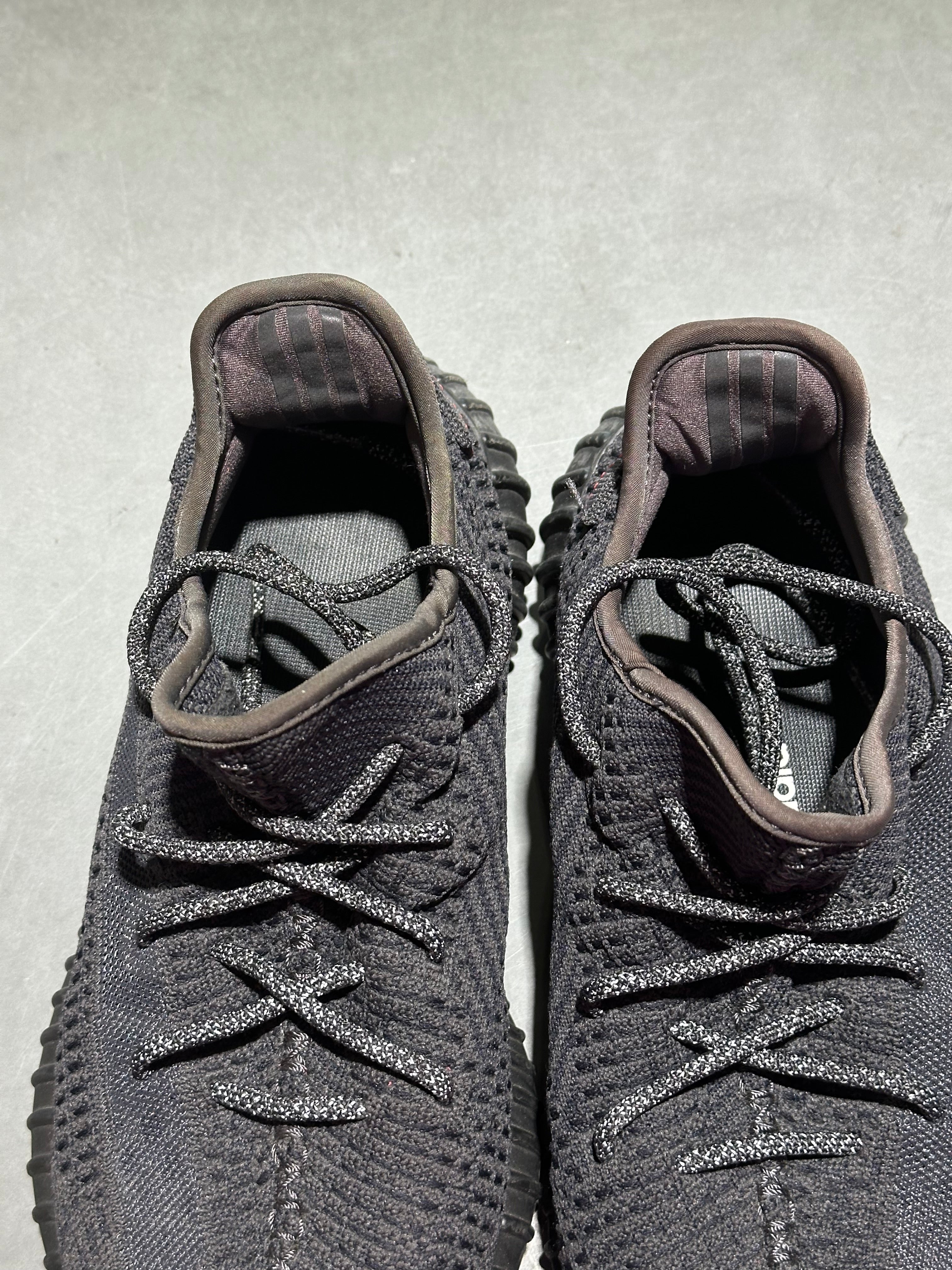 Adidas Yeezy 350 V2 - Onyx Size 9.5