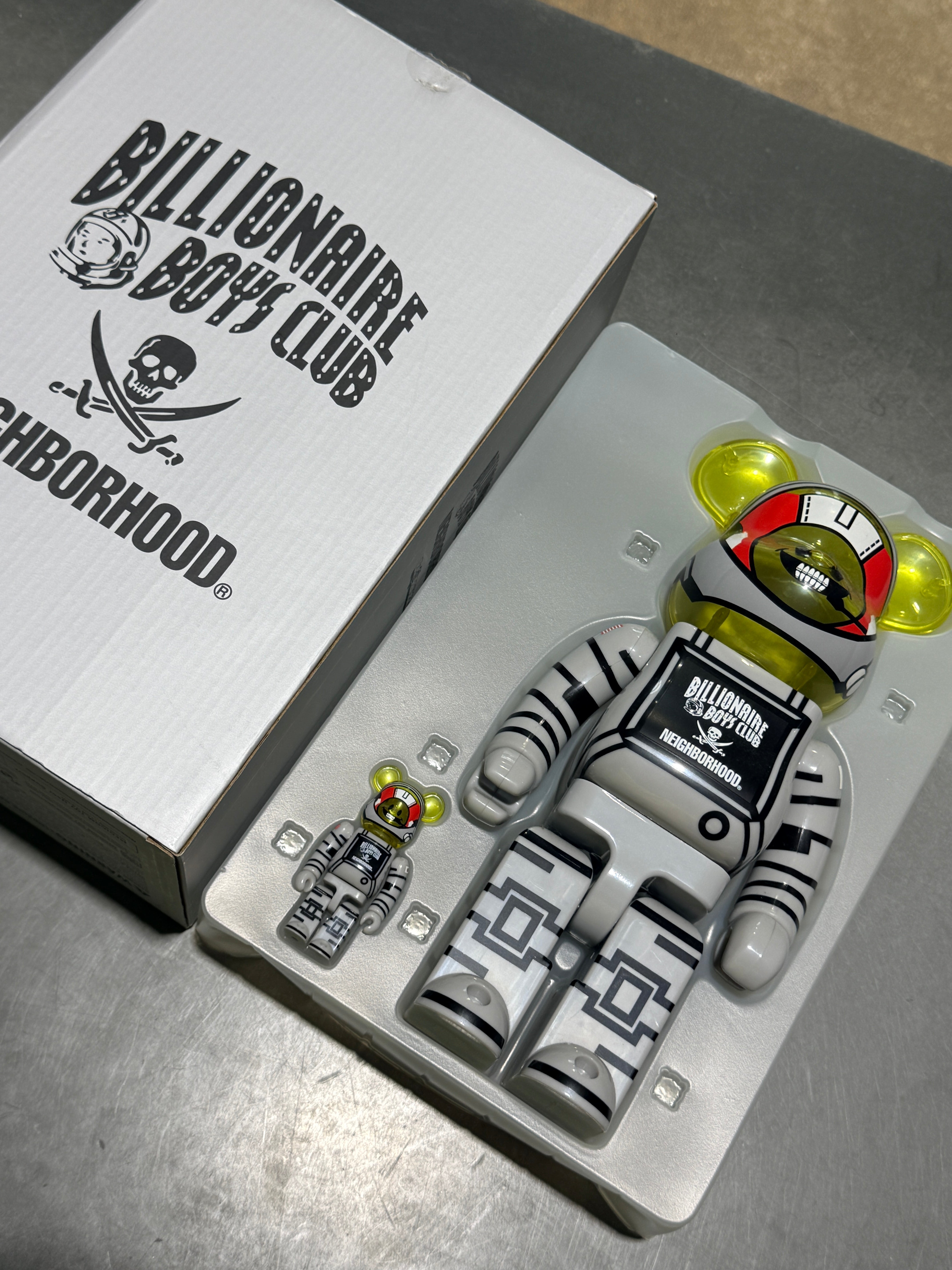 DISPLAYED Medicom x BBC x NBHD 400%+100% Bearbrick Set