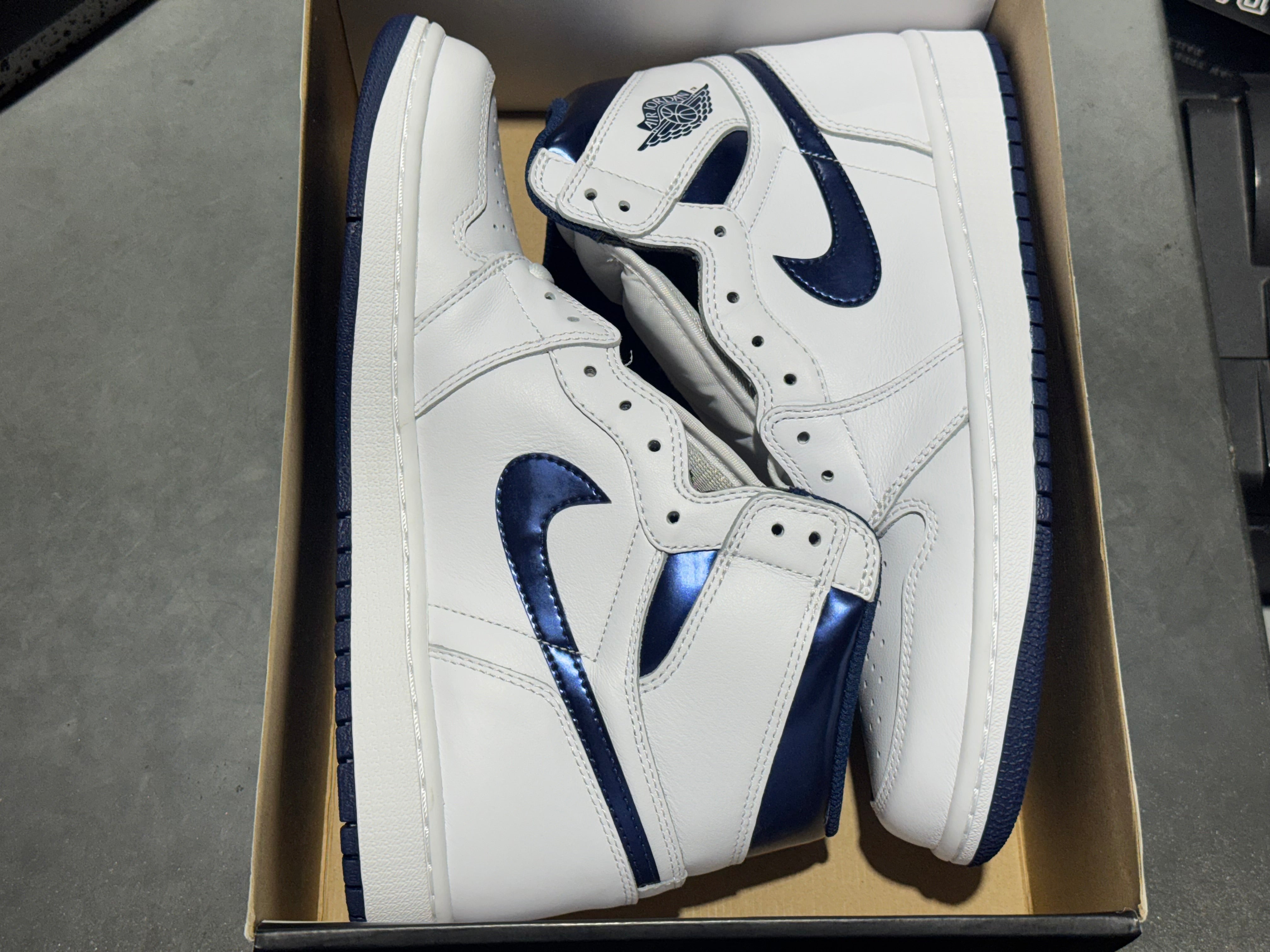 Air Jordan 1 Retro - Metallic Navy 2016 Size 8.5