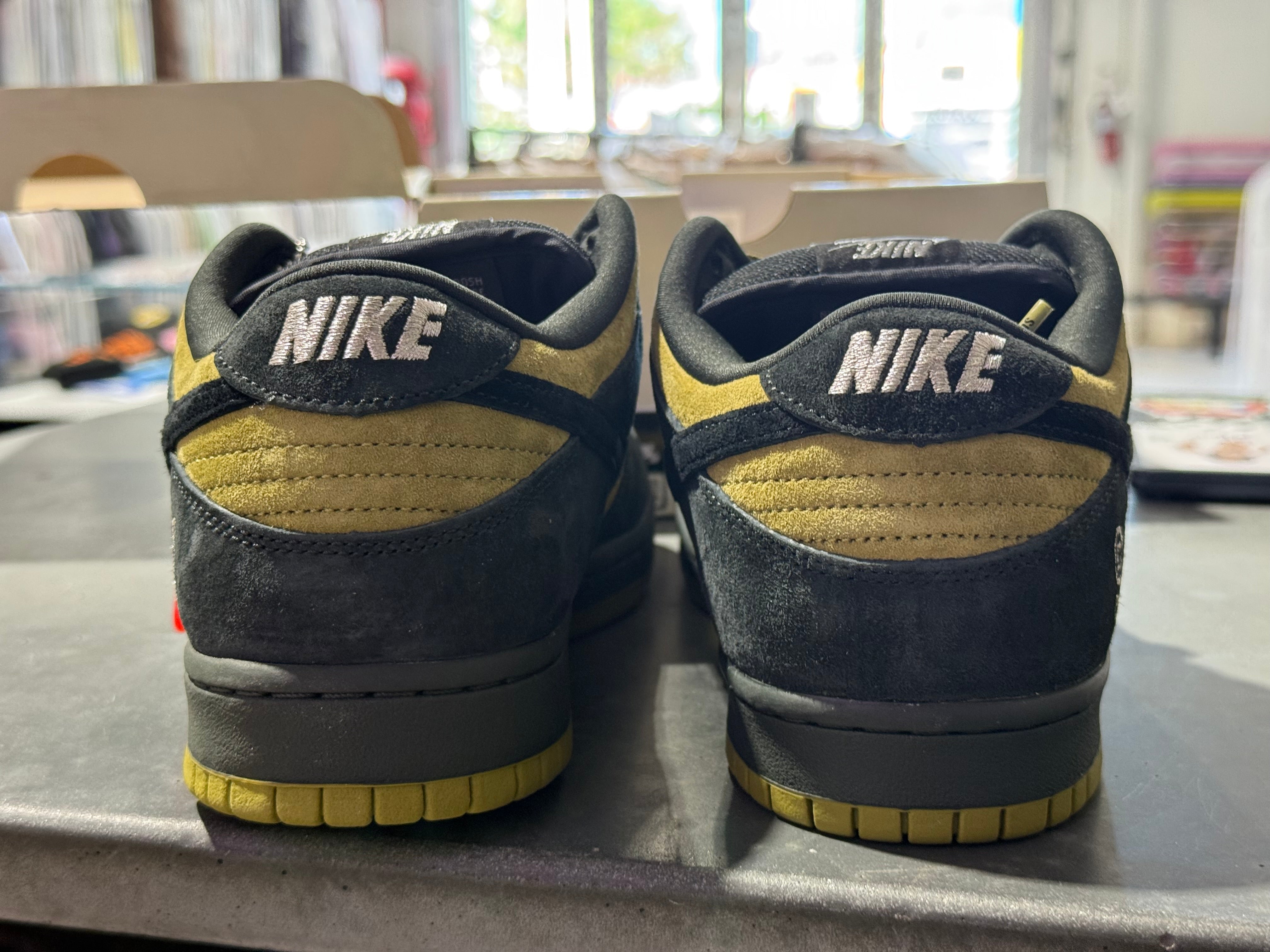 Nike SB Dunk Low OG QS - Supreme/Camper Green Size 11