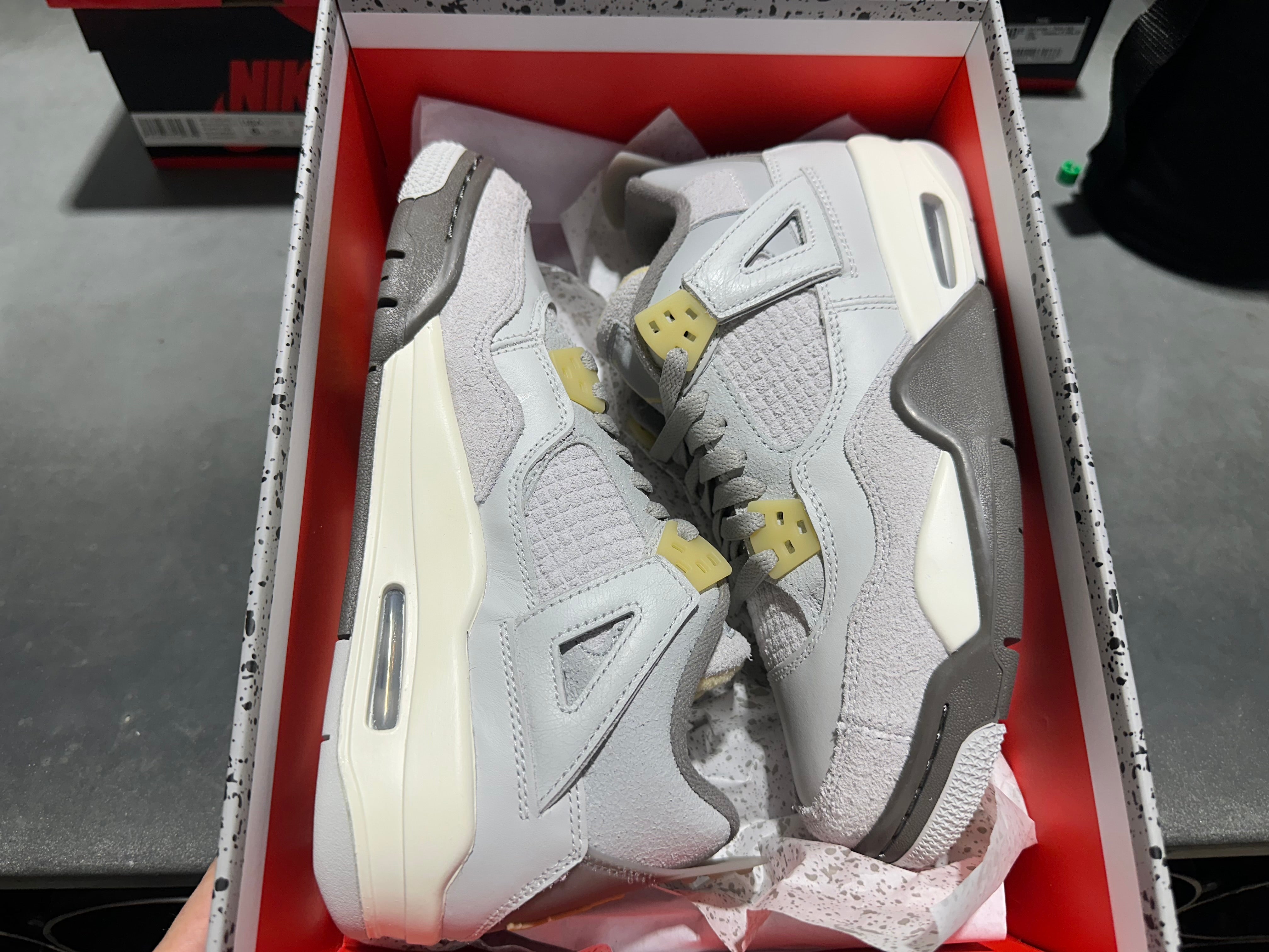 Air Jordan 4 Retro SE (GS) - Craft Photon Dust Size 6Y