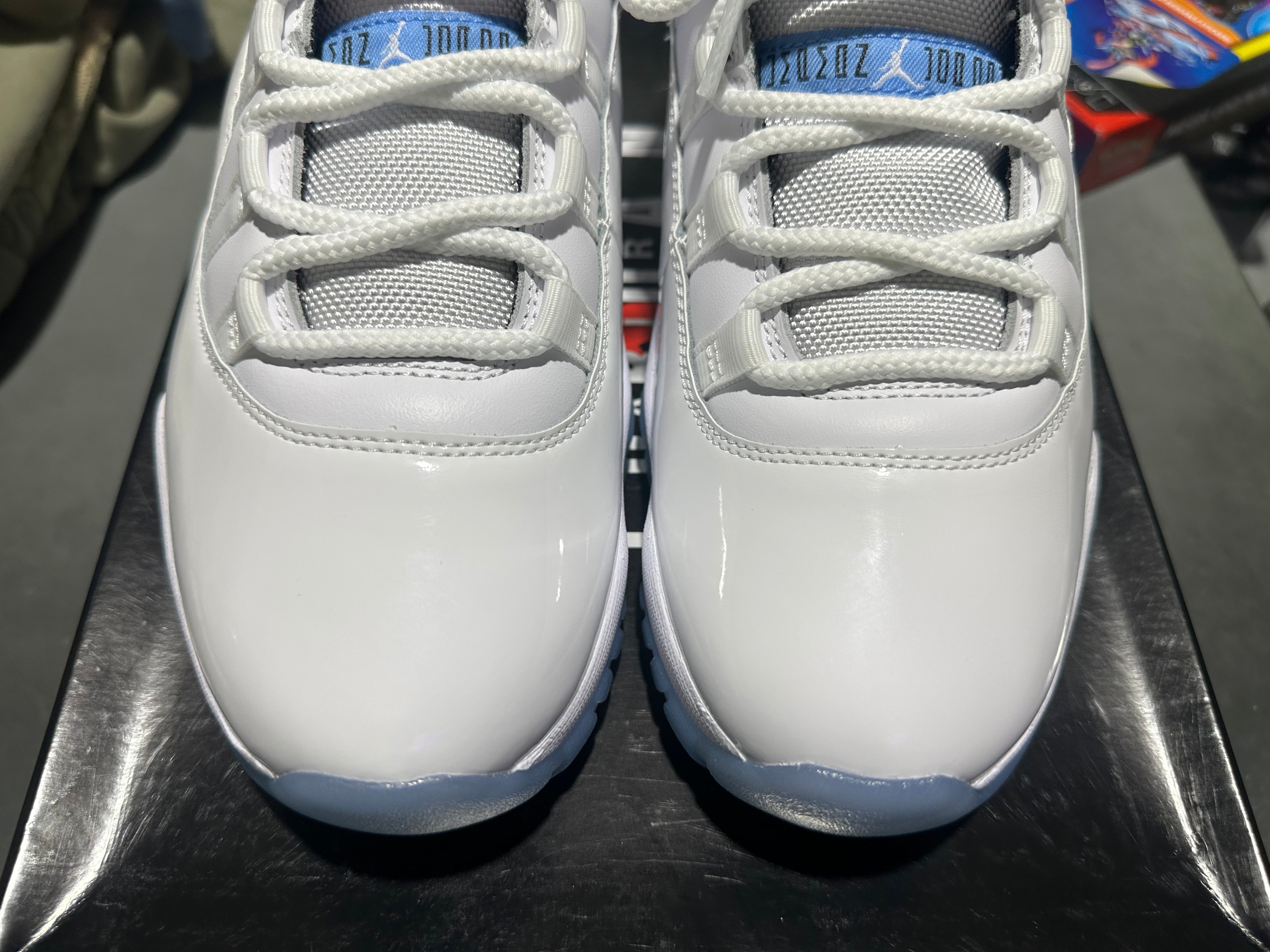 Air Jordan 11 Retro - Legend Blue Size 10.5