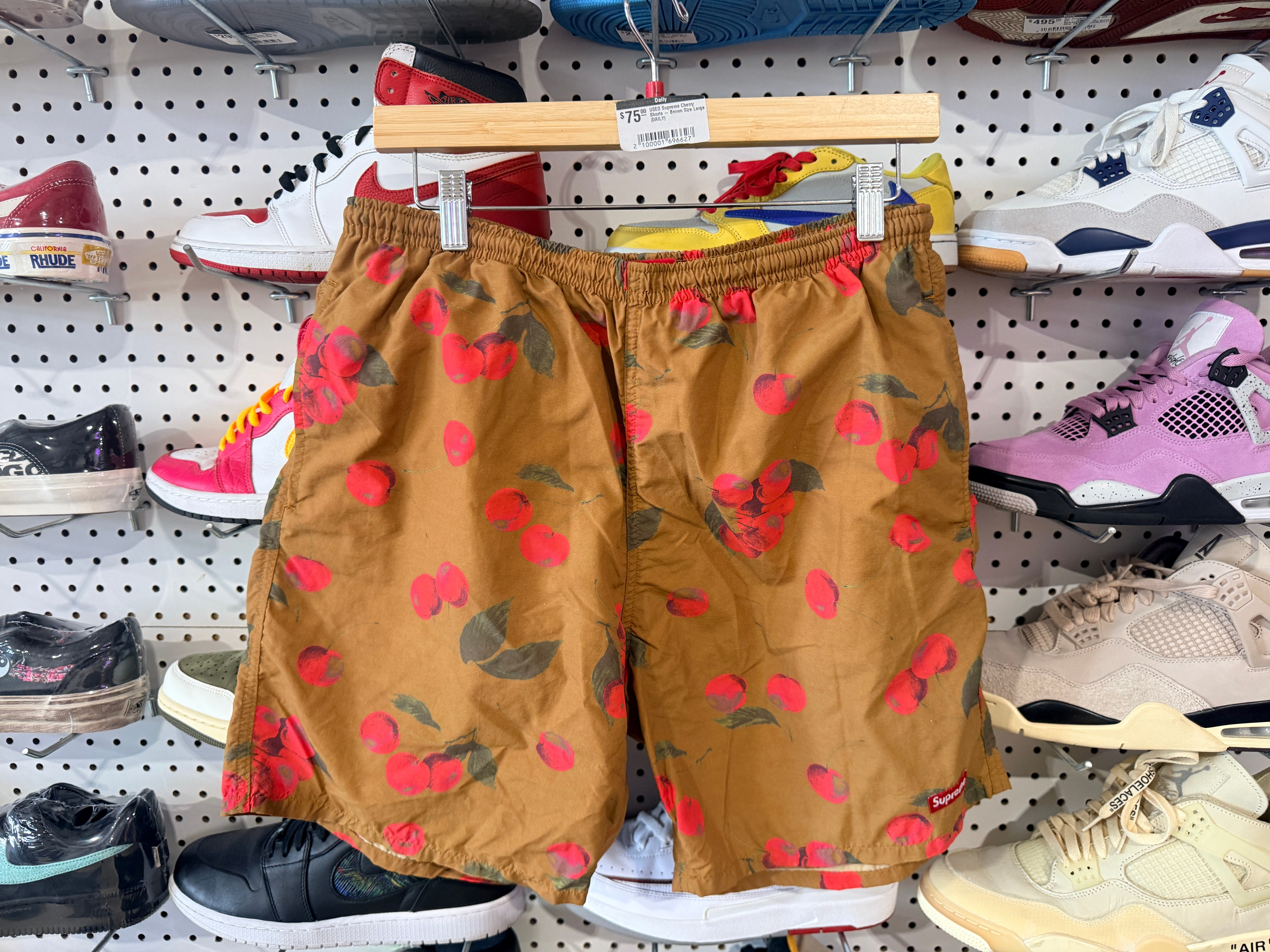 USED Supreme Cherry Shorts - Brown Size Large