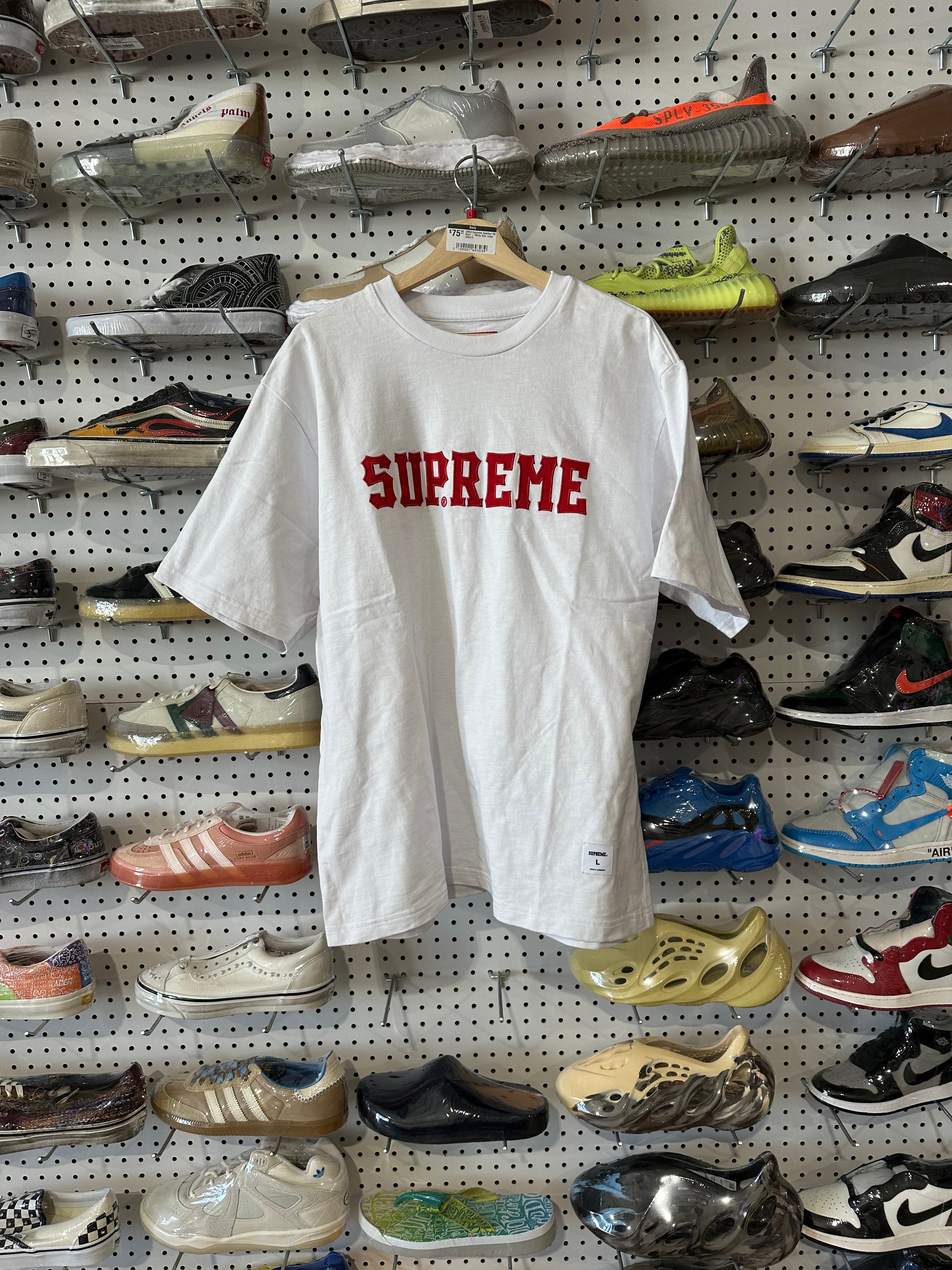 USED Supreme Spellout SS Shirt - White Size Large
