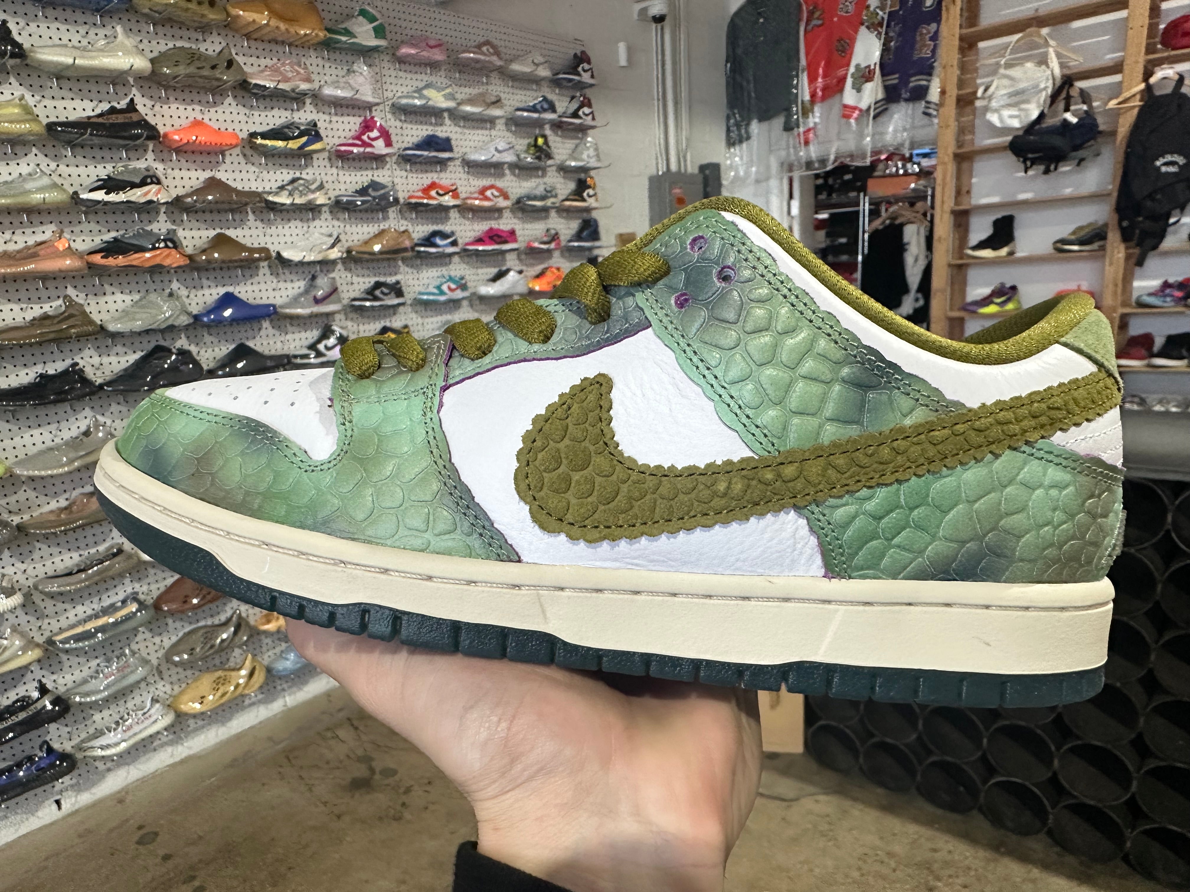 Nike SB Dunk Low - Alexis Sablone Chameleon