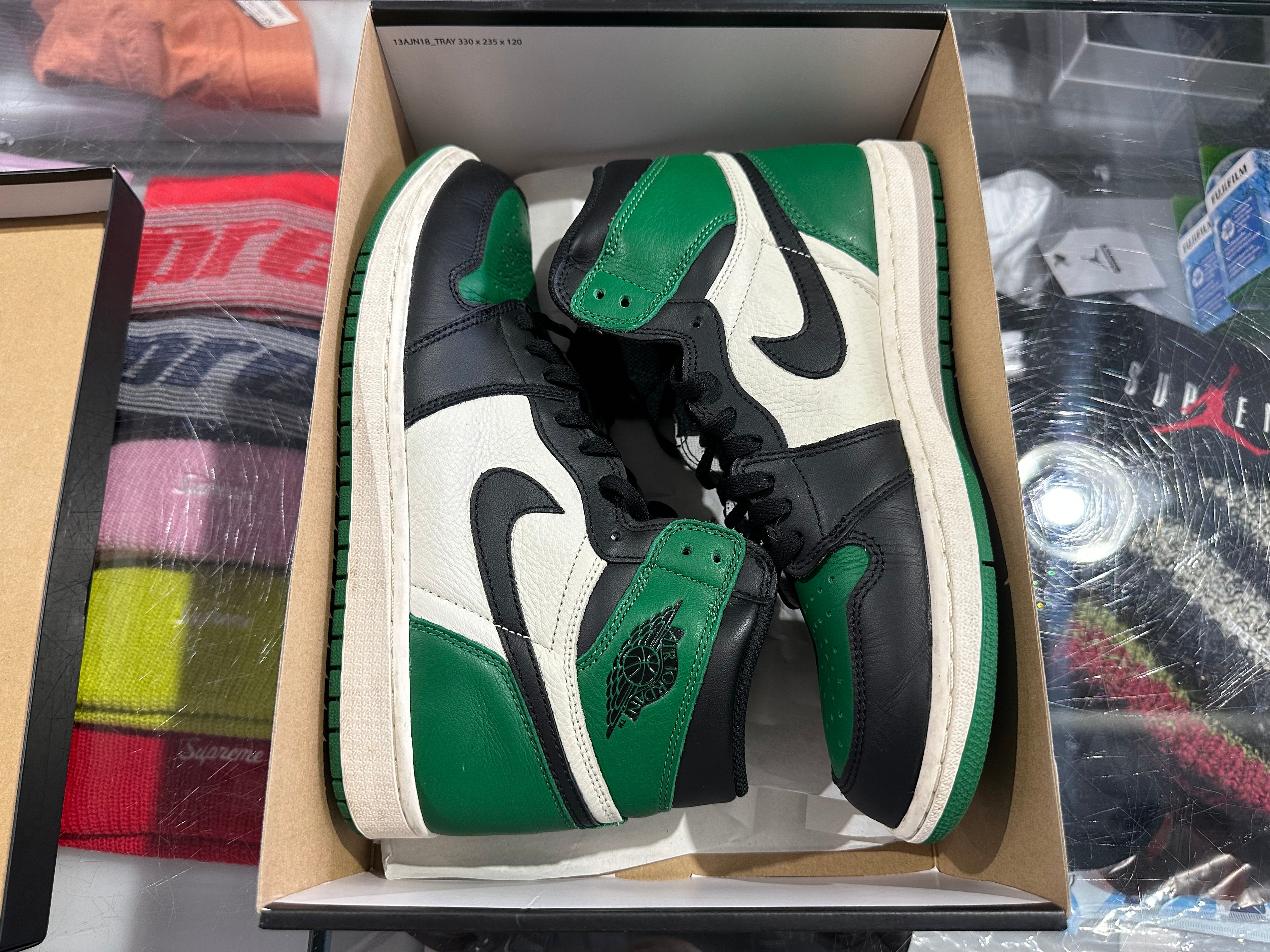 Air Jordan 1 Retro High OG - Pine Green Size 10