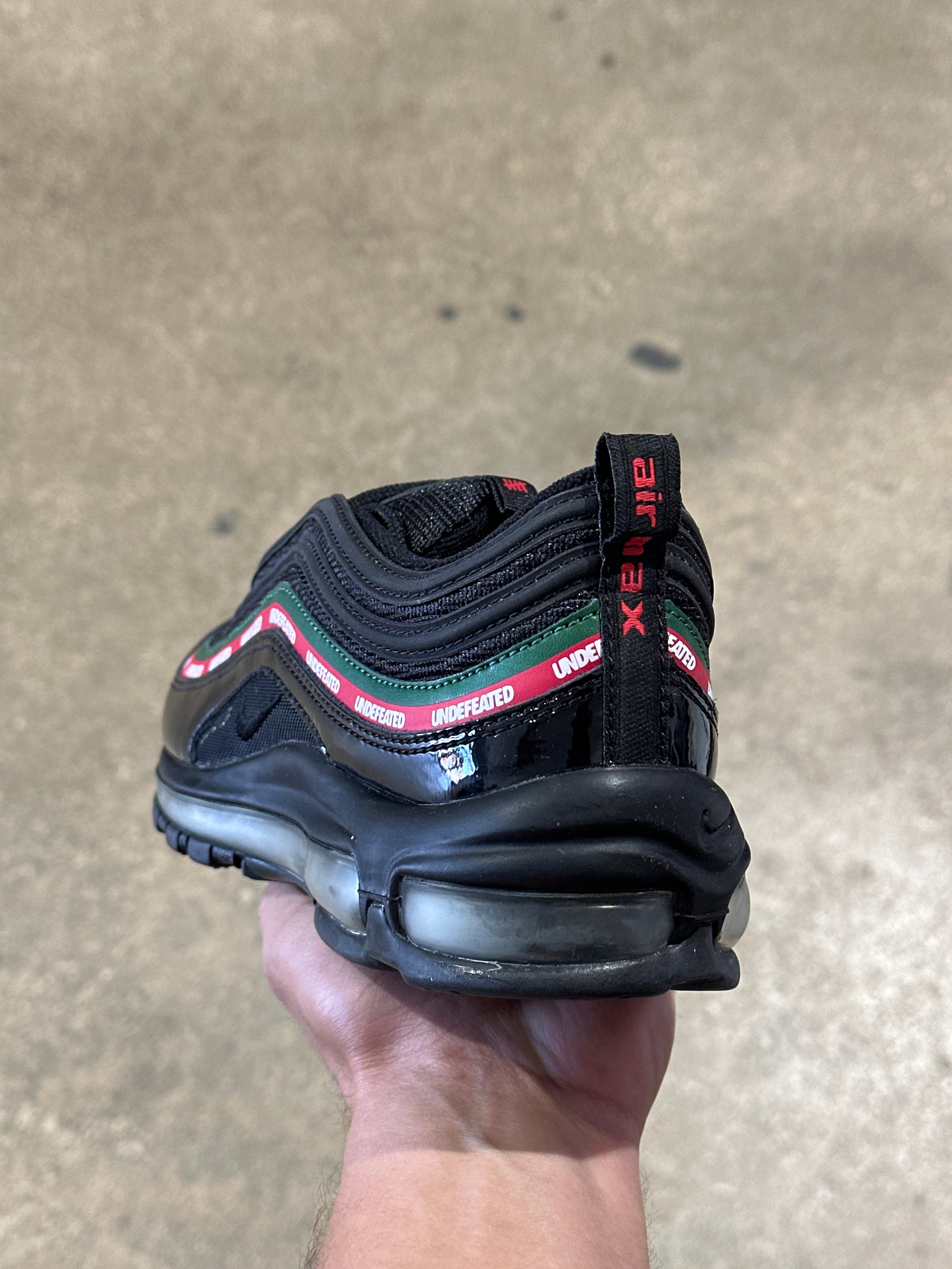 Nike Air Max 97/ Undefeated - Black Size 8.5