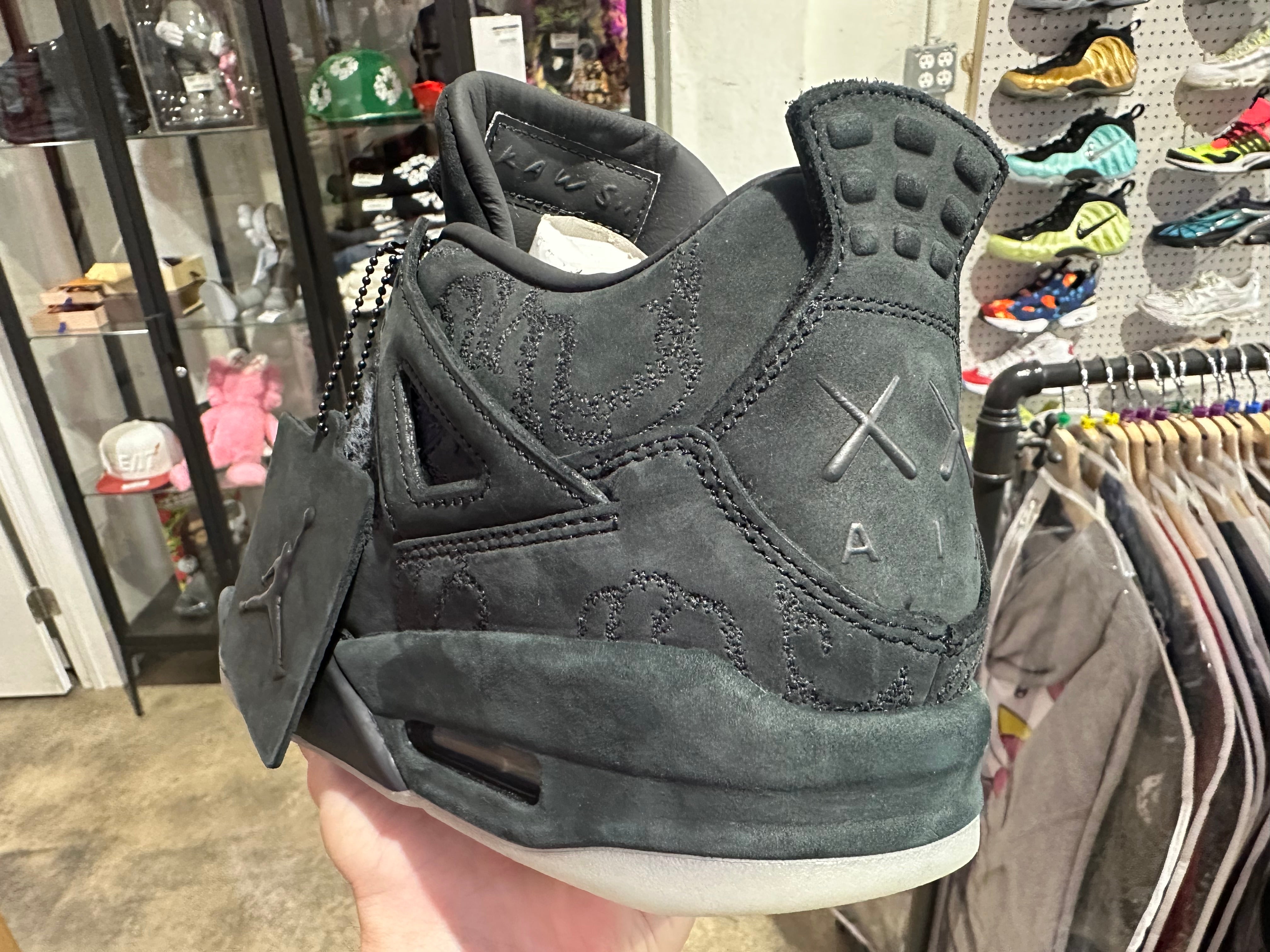 Air Jordan 4 Retro Kaws - Black Size 8.5