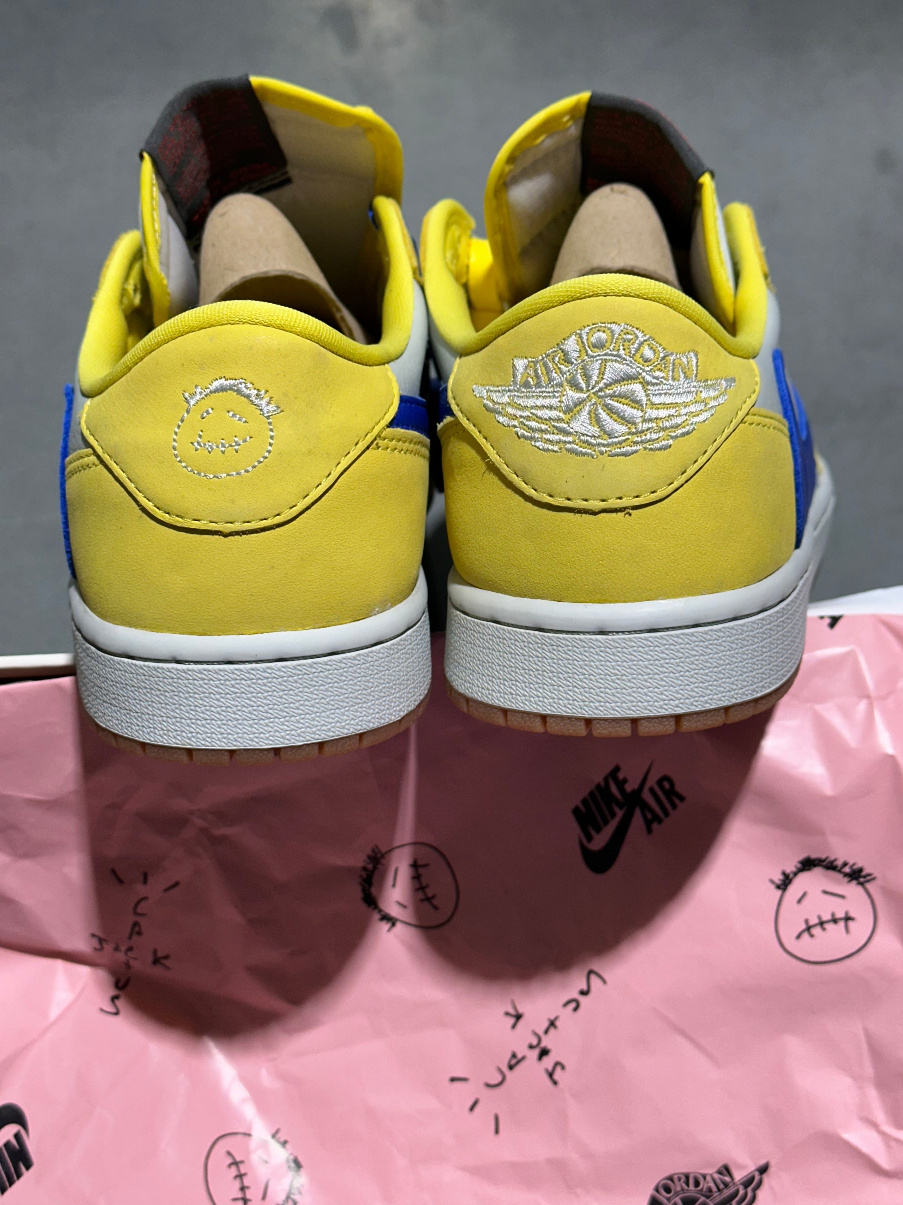 Air Jordan 1 Retro Low OG SP - Travis Scott/Canary Size 11.5W/10M