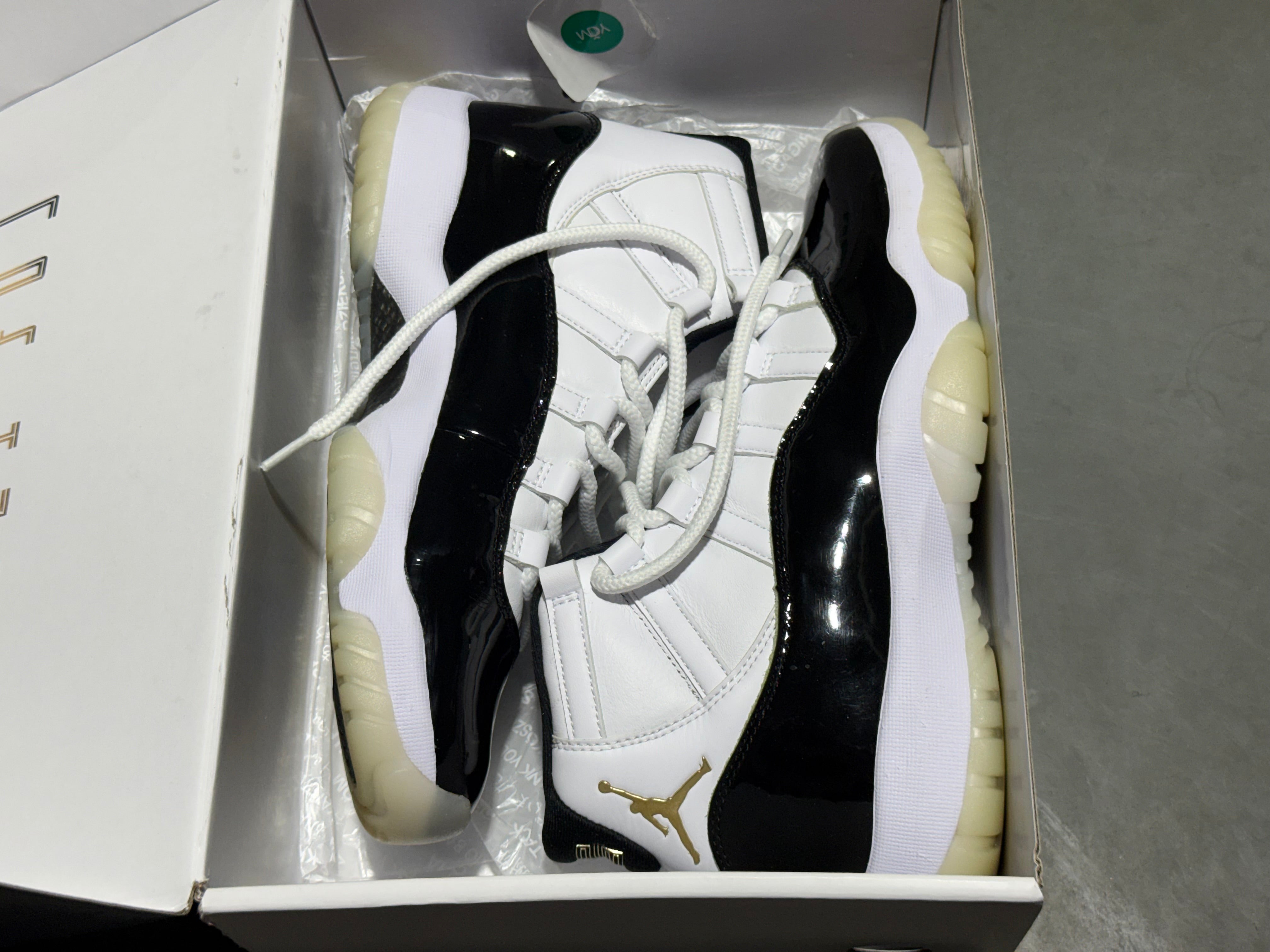 Air Jordan 11 Retro - Gratitude Size 9