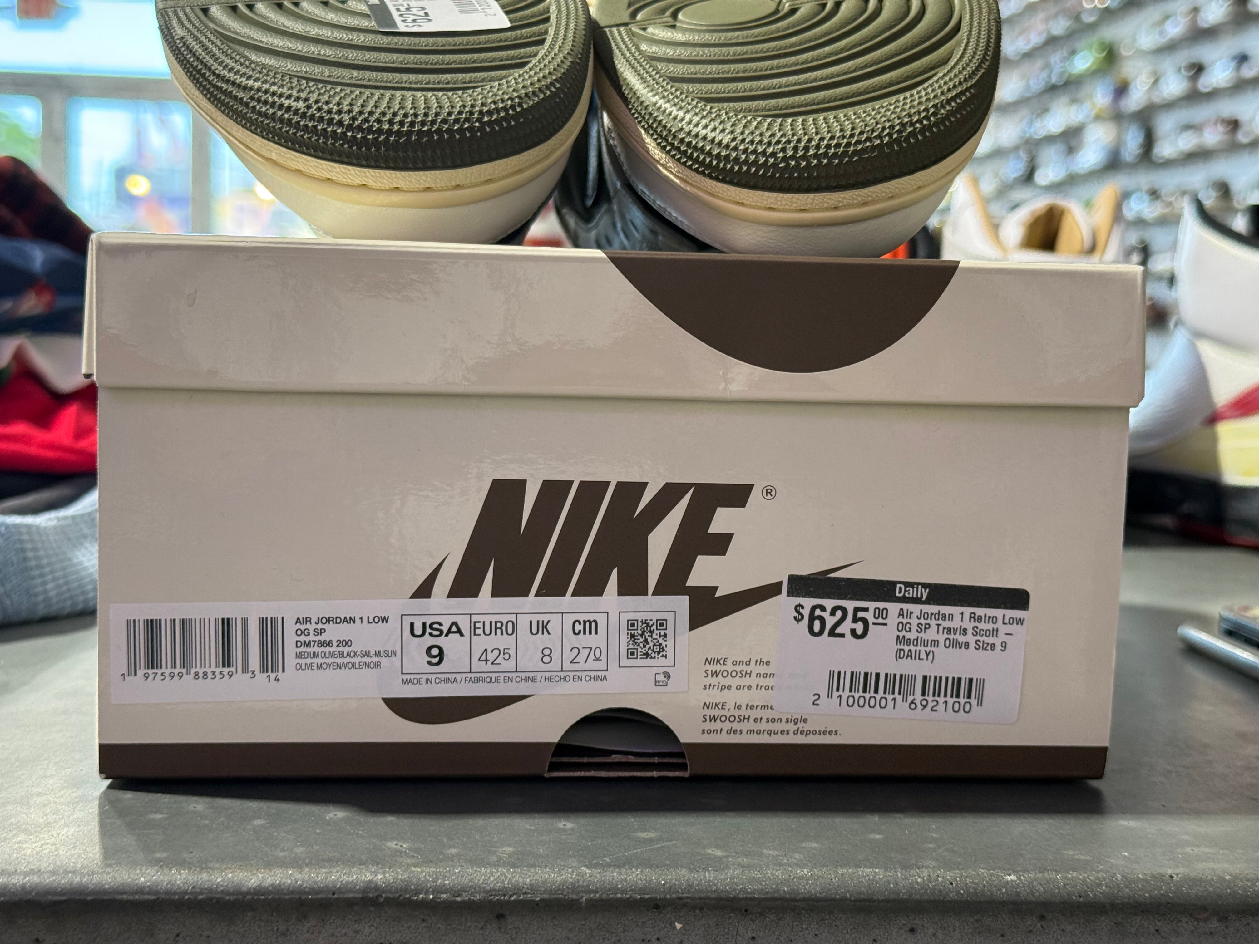 Air Jordan 1 Retro Low OG SP Travis Scott - Medium Olive Size 9