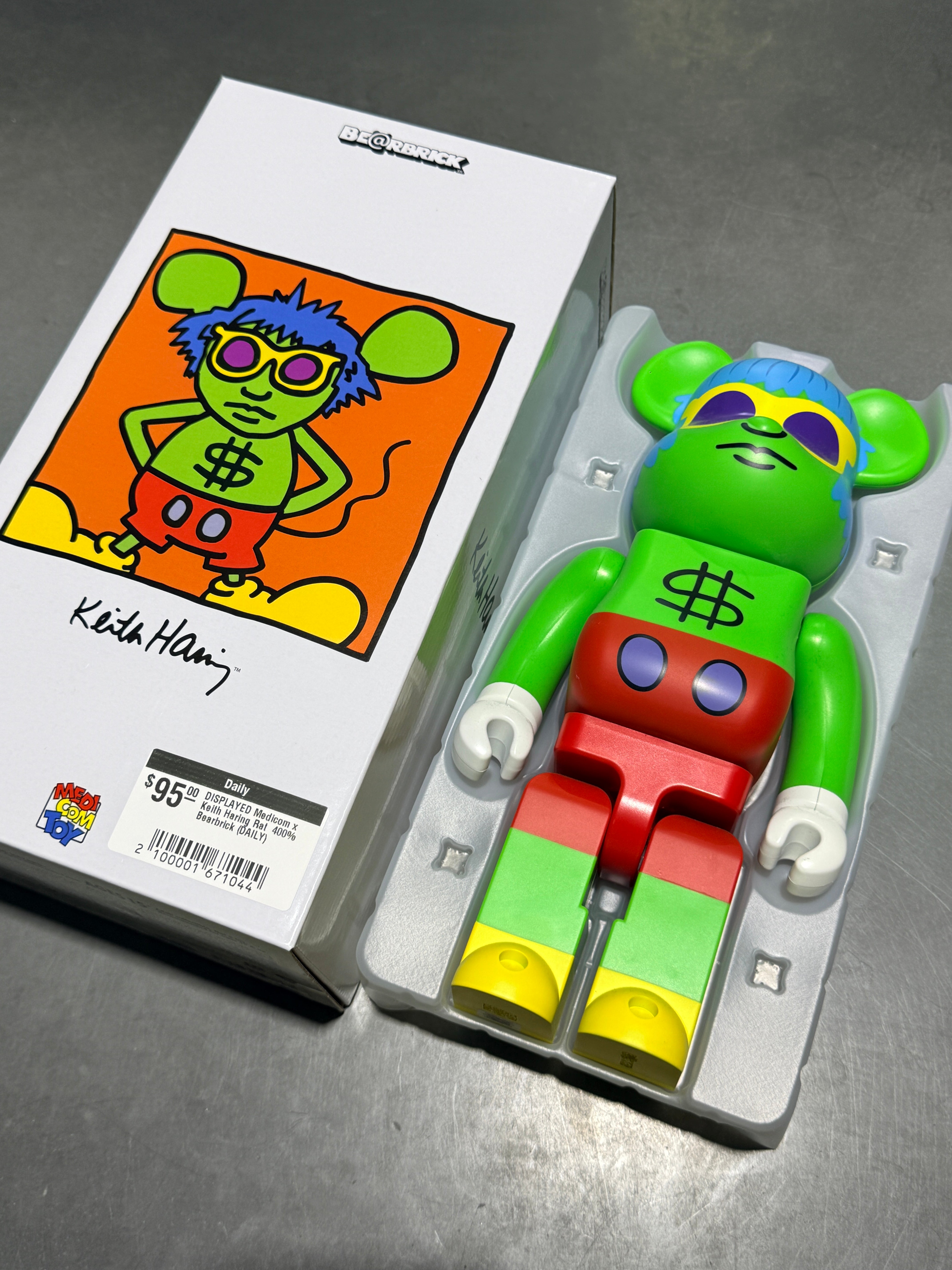 DISPLAYED Medicom x Keith Haring Rat  400% Bearbrick