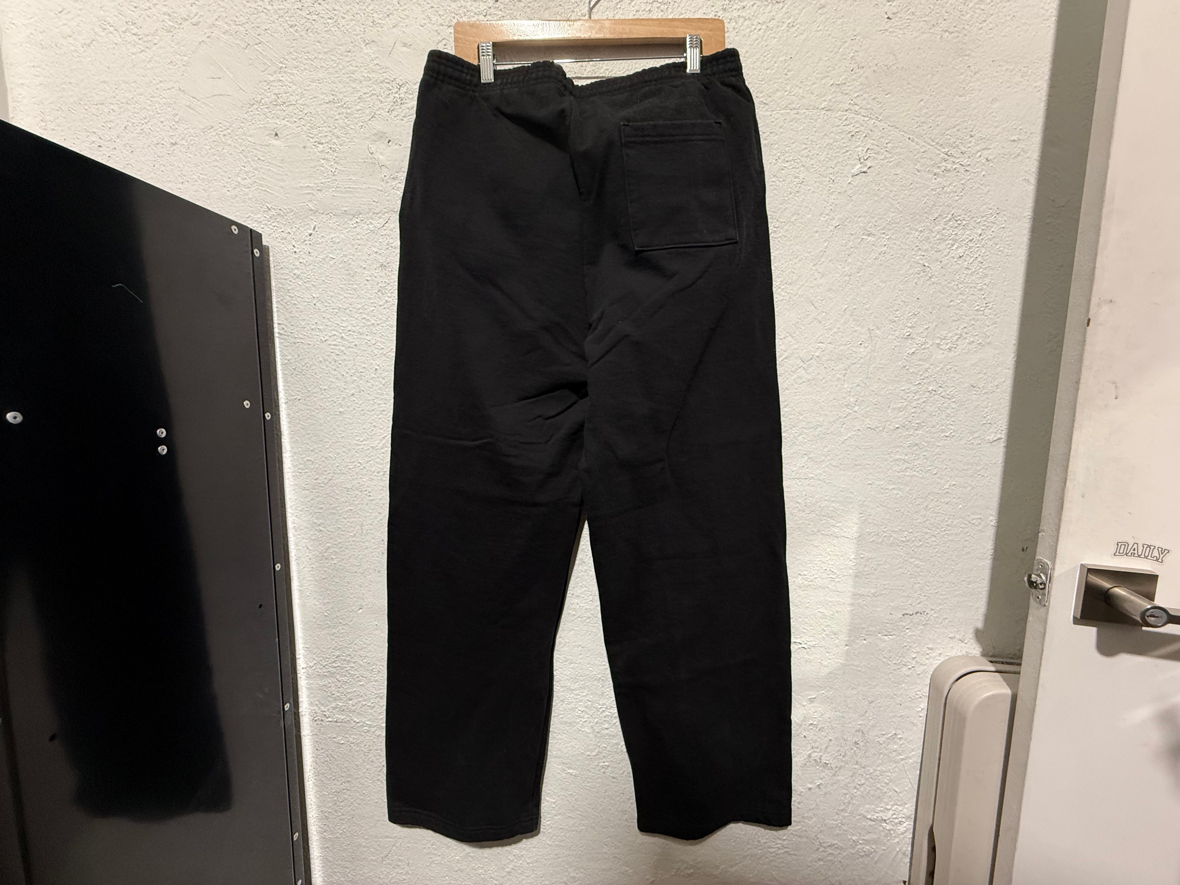 USED GV Gallery Berry Sport Sweatpants - Black Size XL