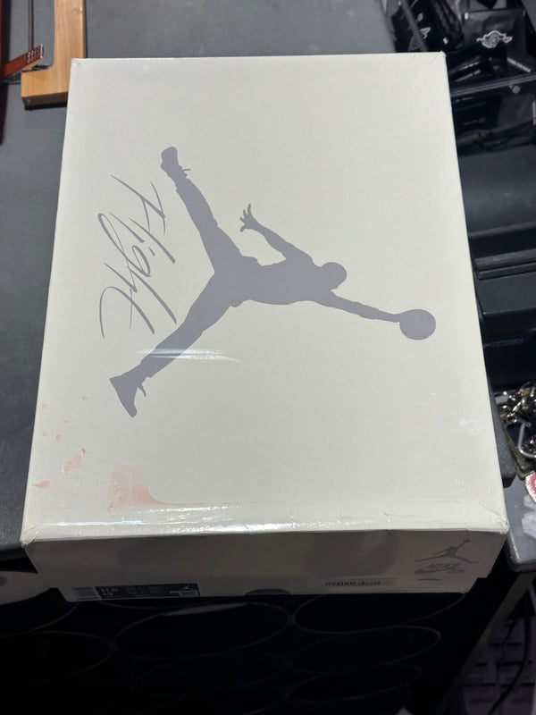 Air Jordan 4 Retro SB - Pine Green Size 11.5