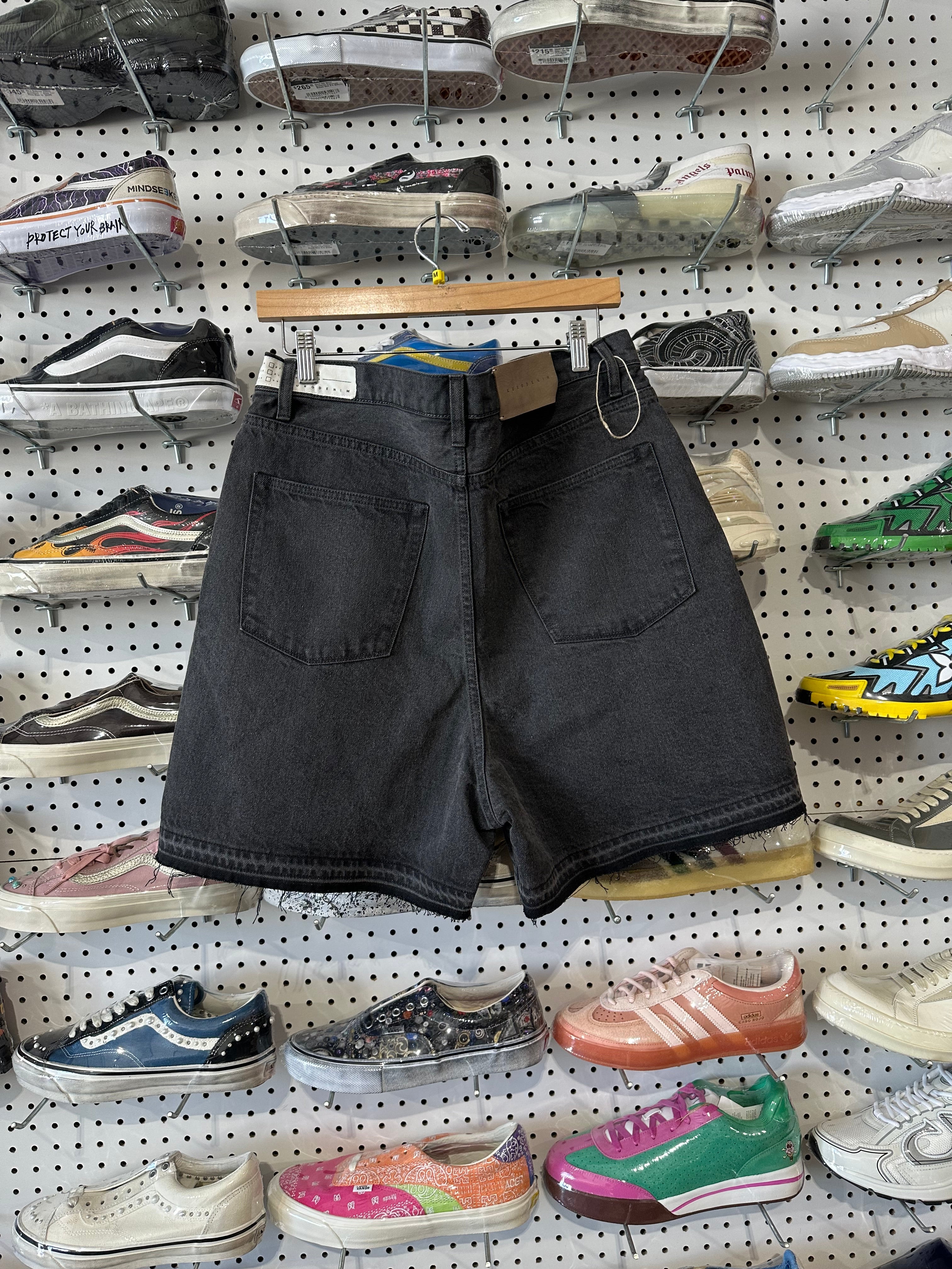 NEW Kuro Denim Outside Pocket Denim Shorts - Black Size 34