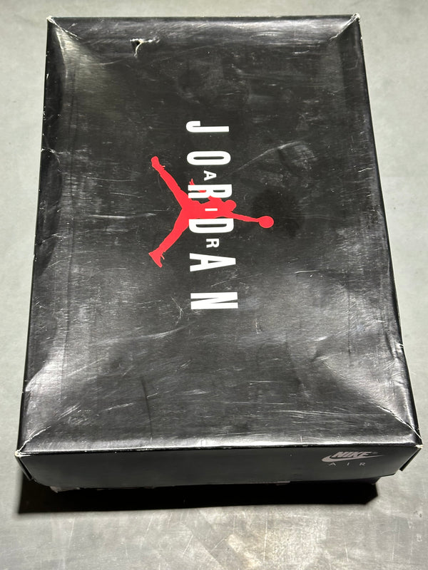 Air Jordan 11 Retro - Cherry Size 8.5