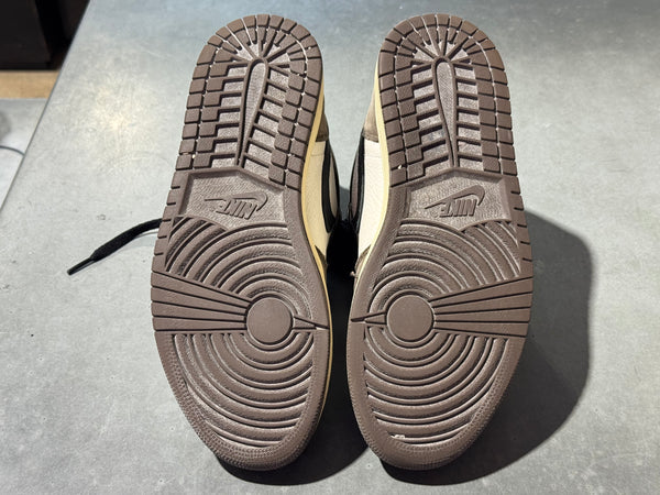 Air Jordan 1 Retro High OG - Travis Scott Mocha Size 9