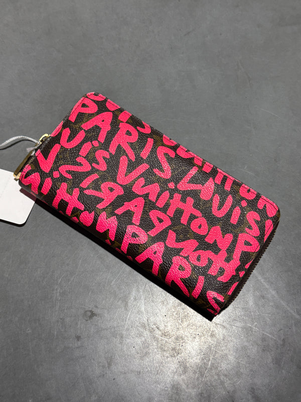 Clean 2009 Louis Vuitton Stephen Sprouce Graffiti Zippy Wallet - Pink