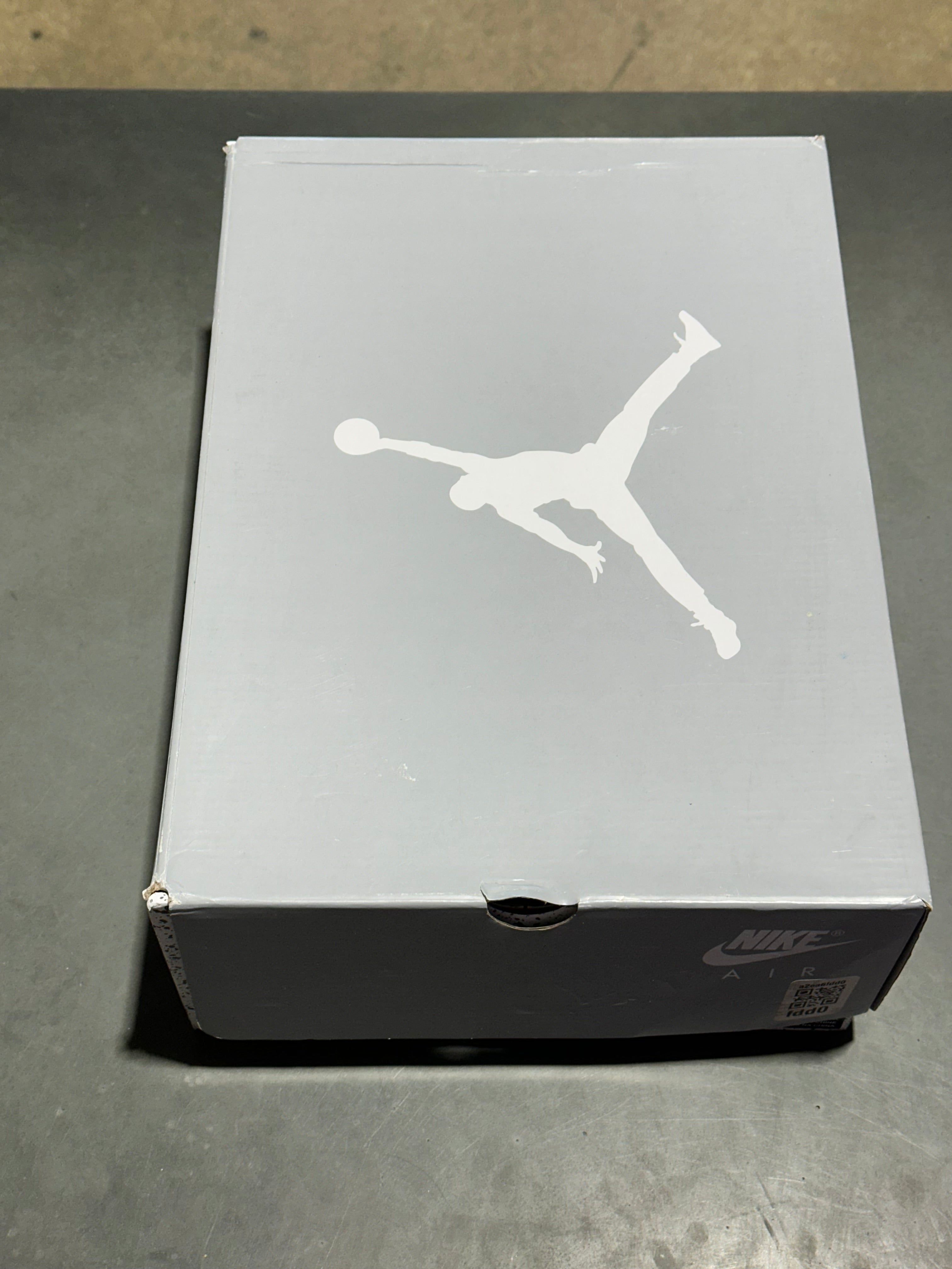 Air Jordan 5 Retro - Wolf Grey Size 8.5
