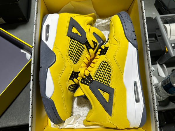 Air Jordan 4 Retro - Lightning Size 8