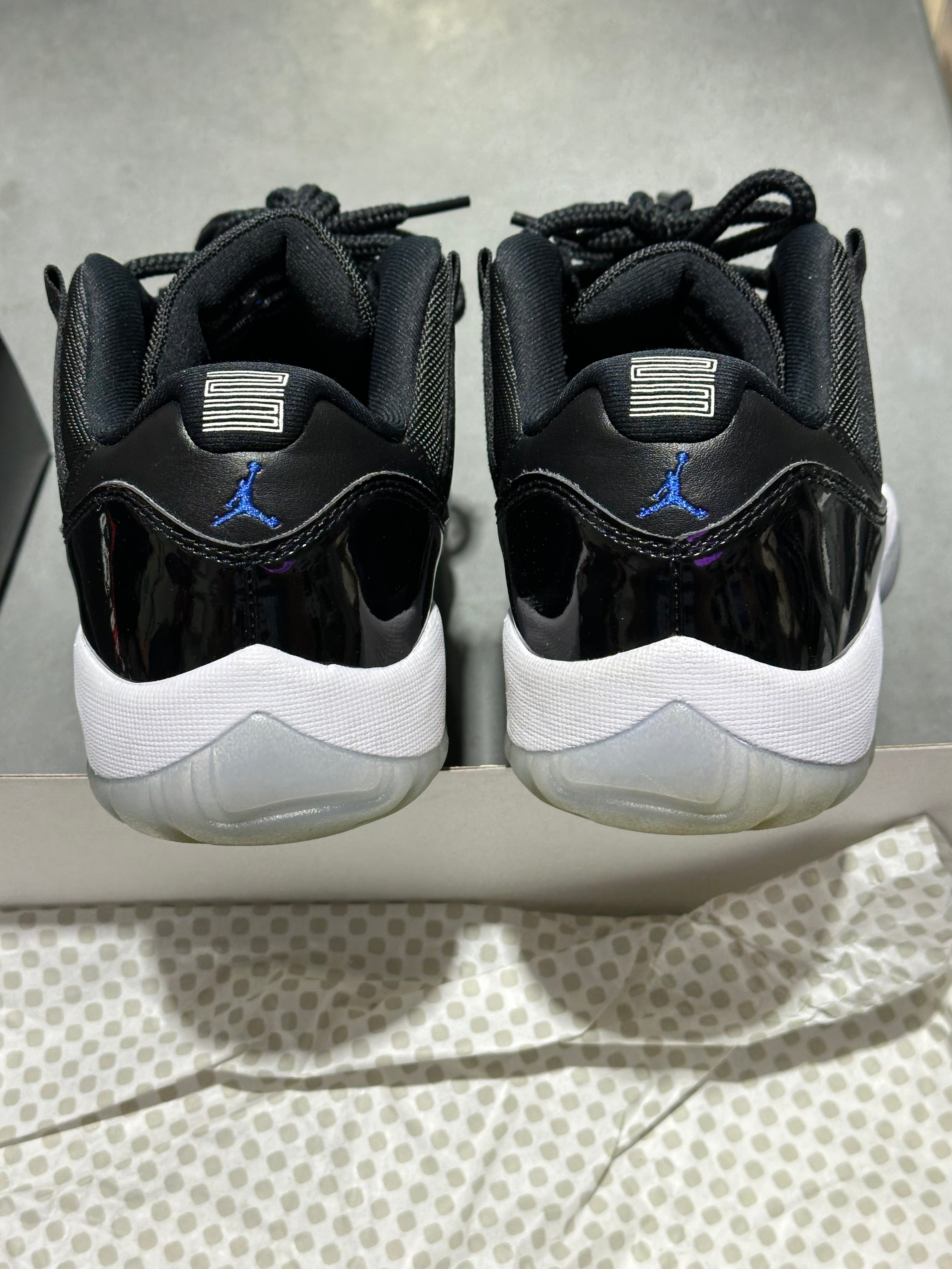 Air Jordan 11 Retro Low - Space Jam Size 9