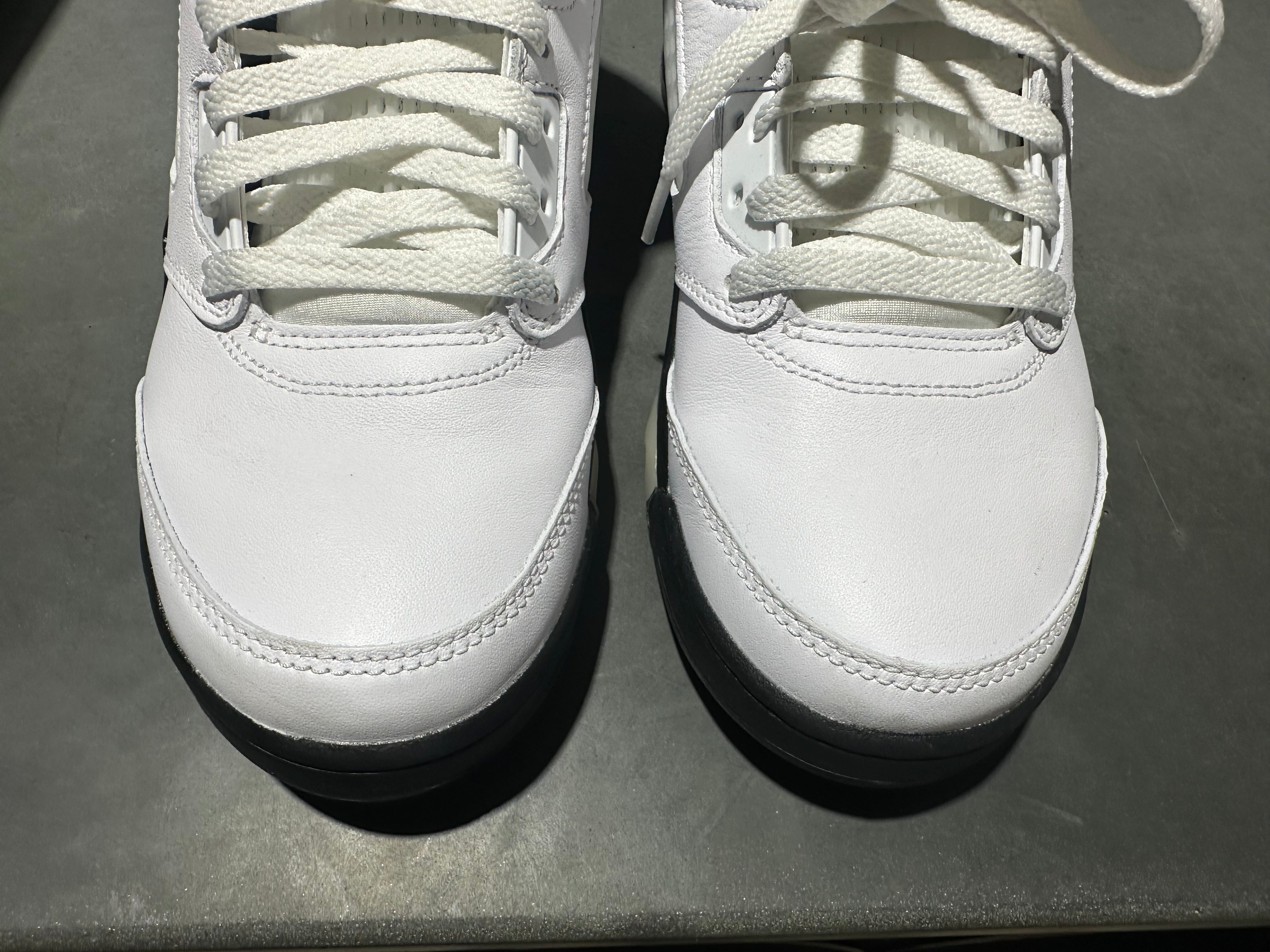 Air Jordan 5 Retro - Reverse Metallic Size 9