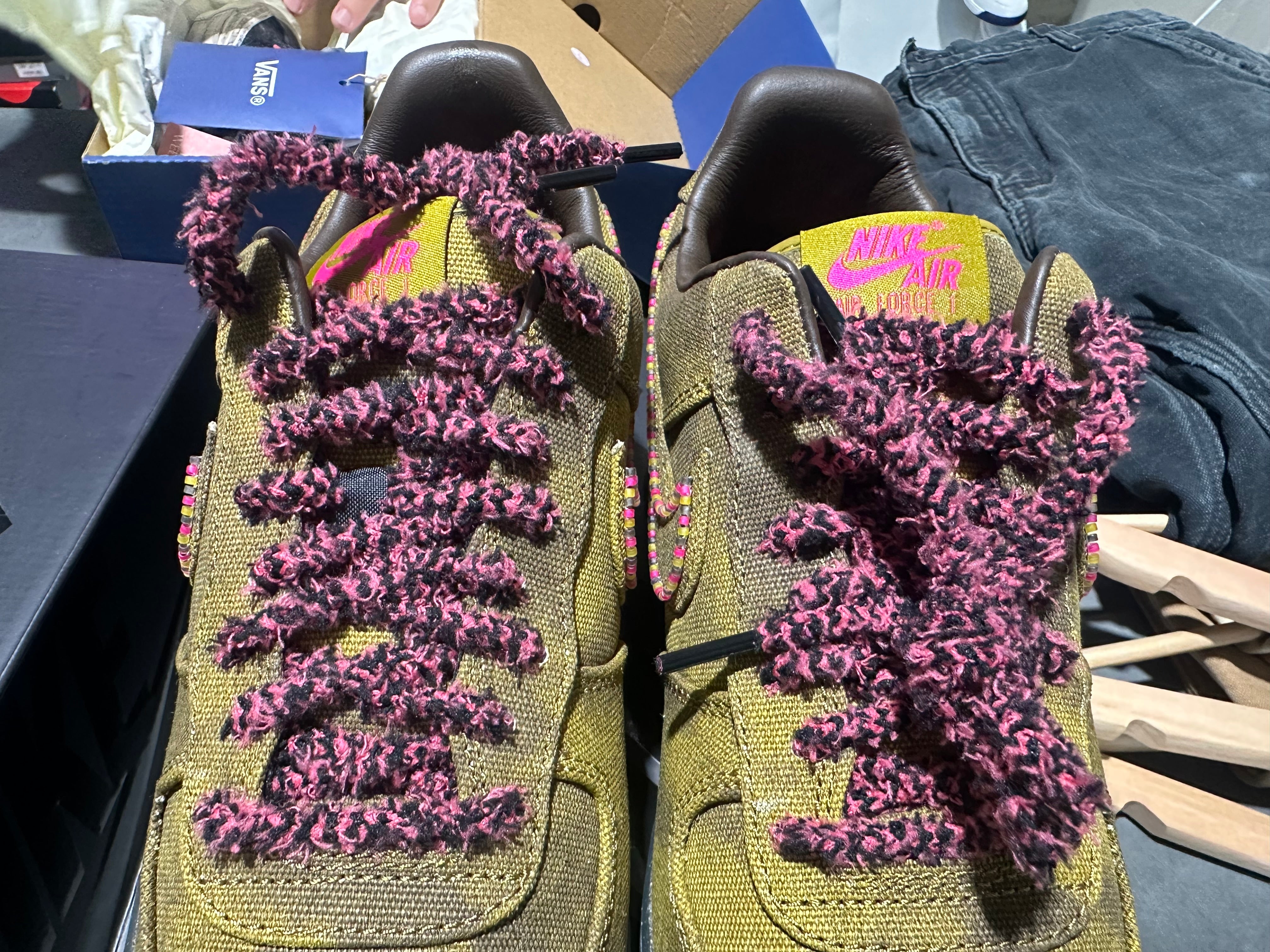 Nike Air Force 1 Low '07 - Boucle Desert Moss Fierce Pink Size 11.5