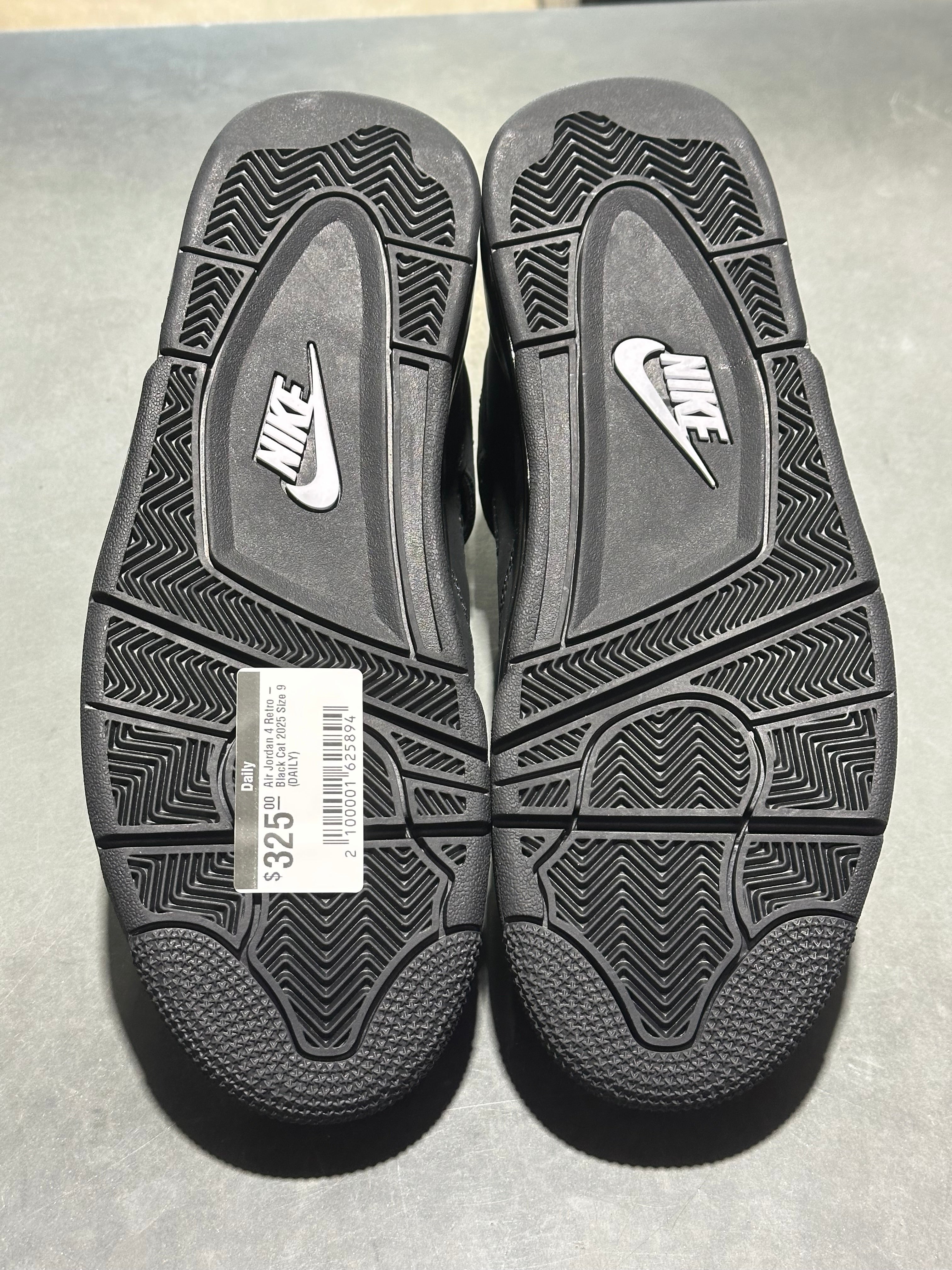 Air Jordan 4 Retro - Black Cat 2025 Size 9