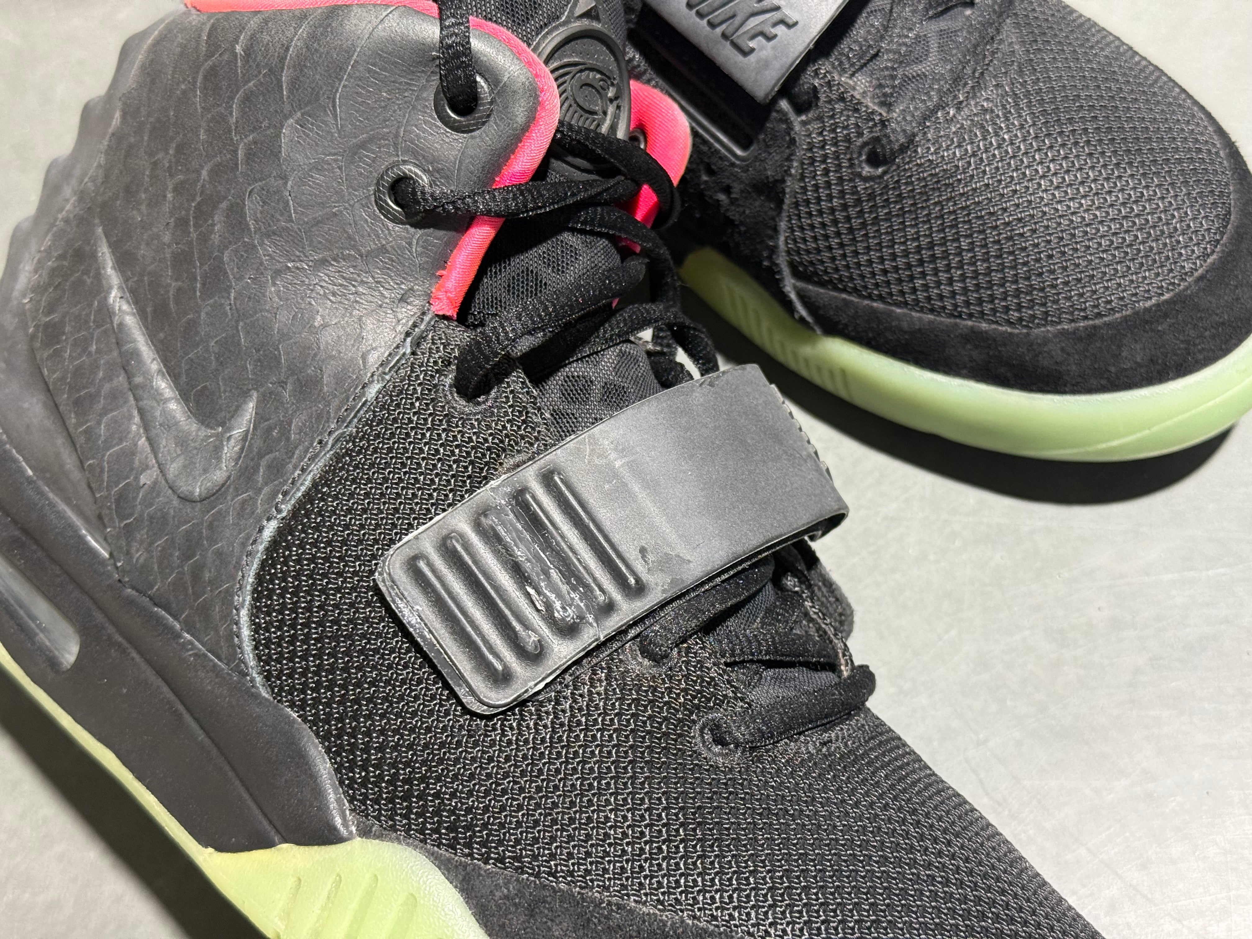 Nike Air Yeezy 2 NRG - Solar Red Size 9