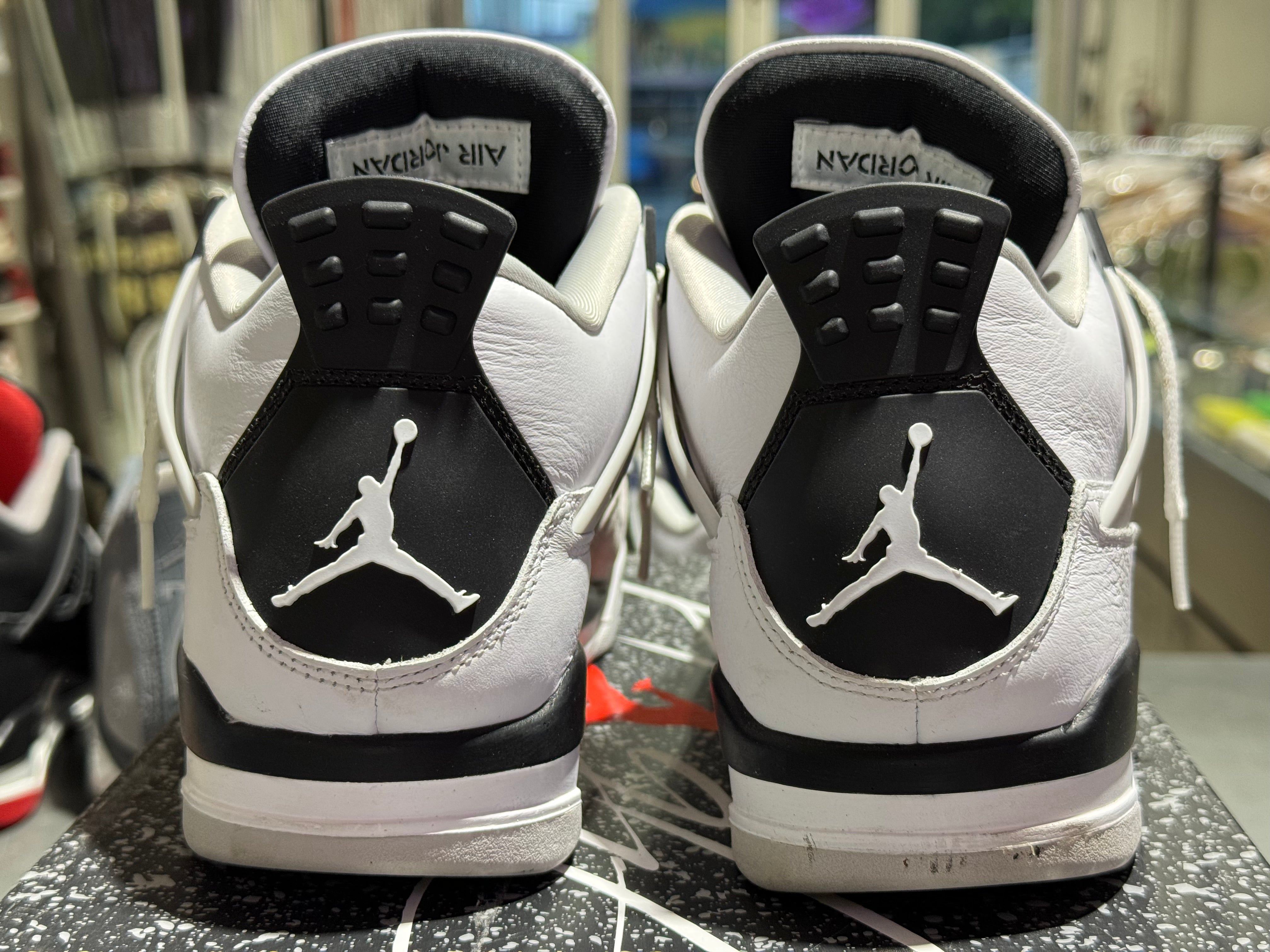 Air Jordan 4 Retro - Military Black Size 8