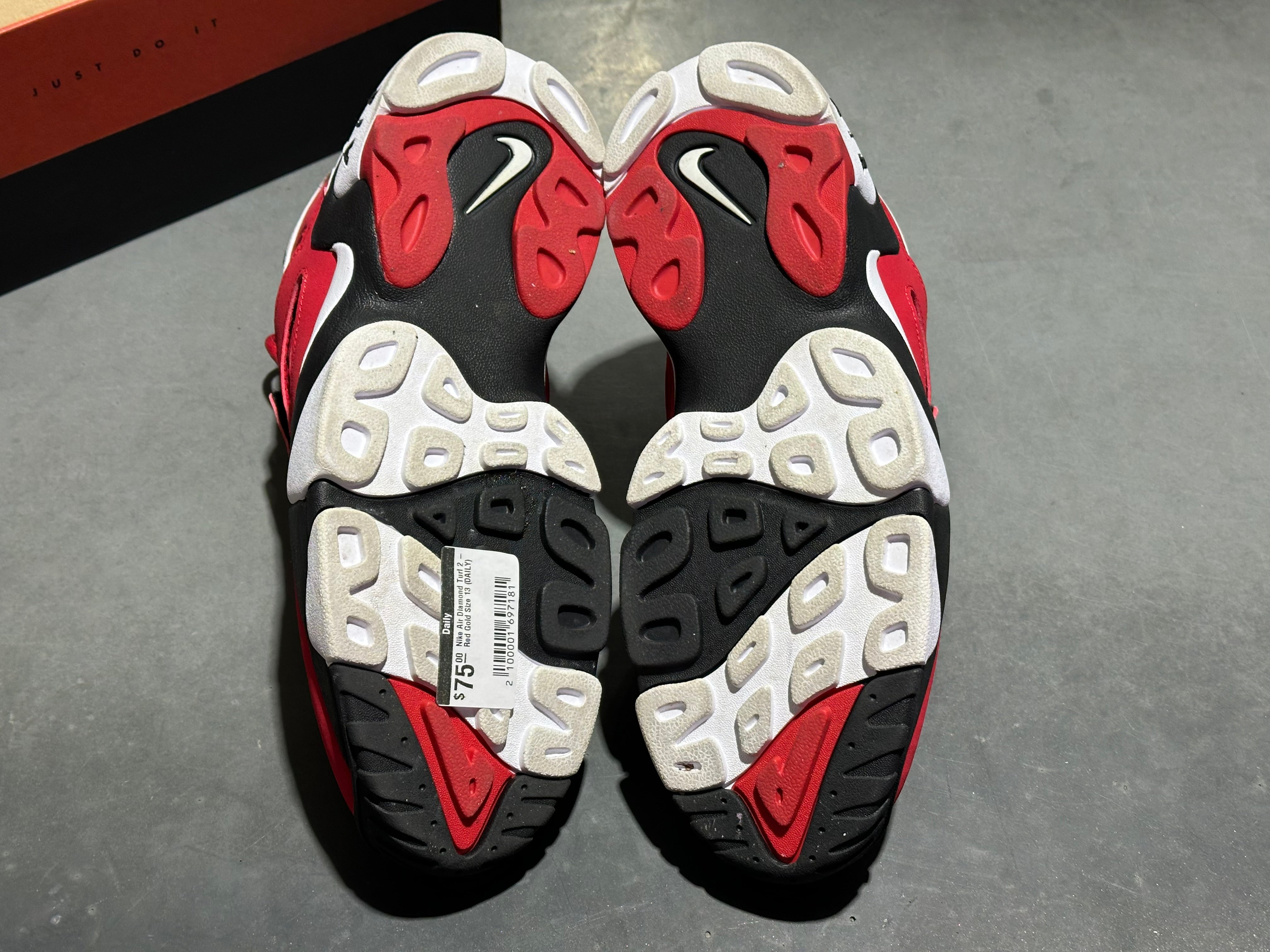Nike Air Diamond Turf 2 - Red Gold Size 13