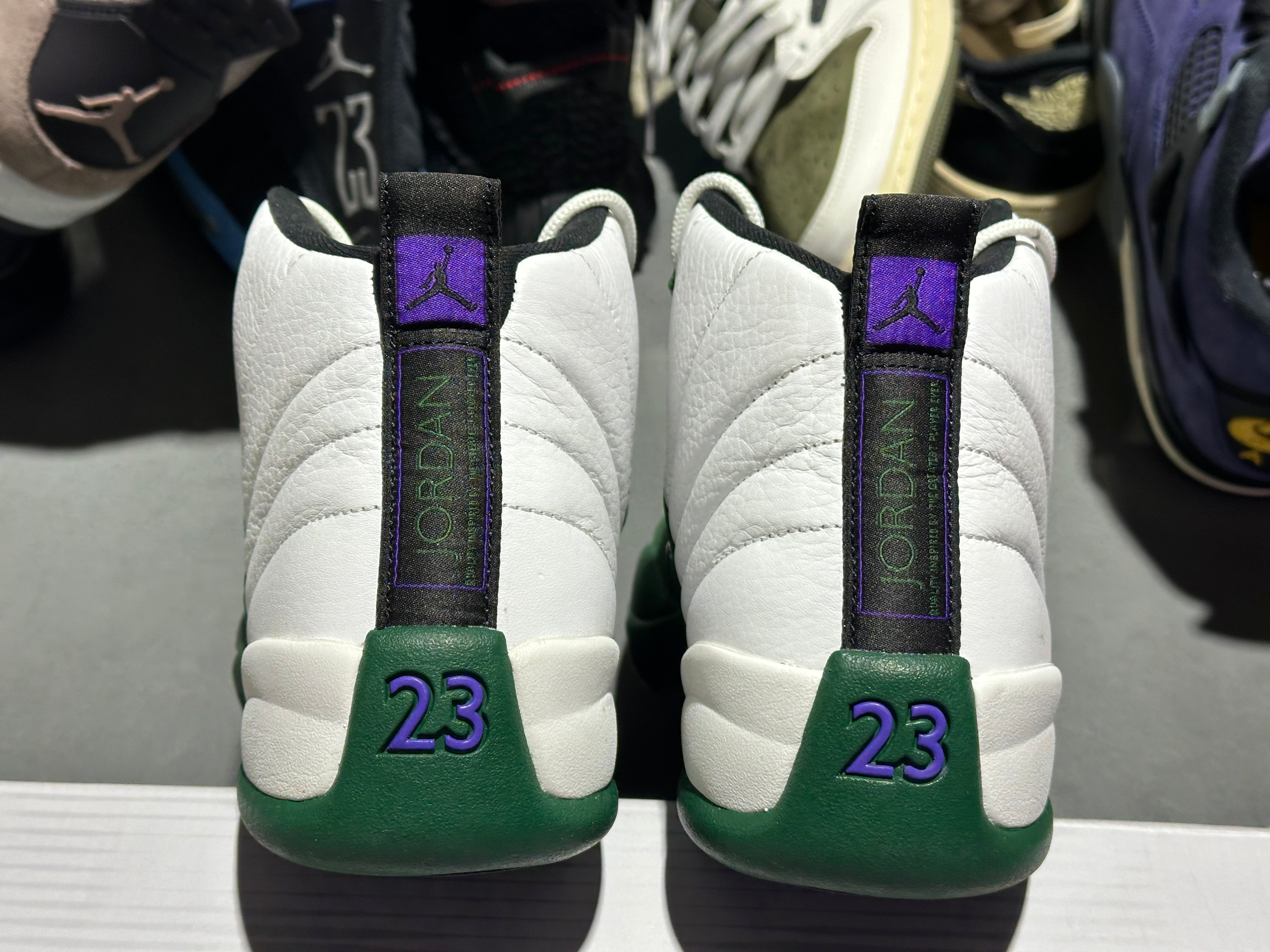 Air Jordan 12 Retro - Bucks Size 8.5