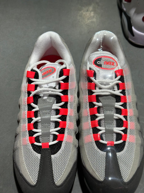 Nike Air Max 95 OG - Solar Red  Size 9