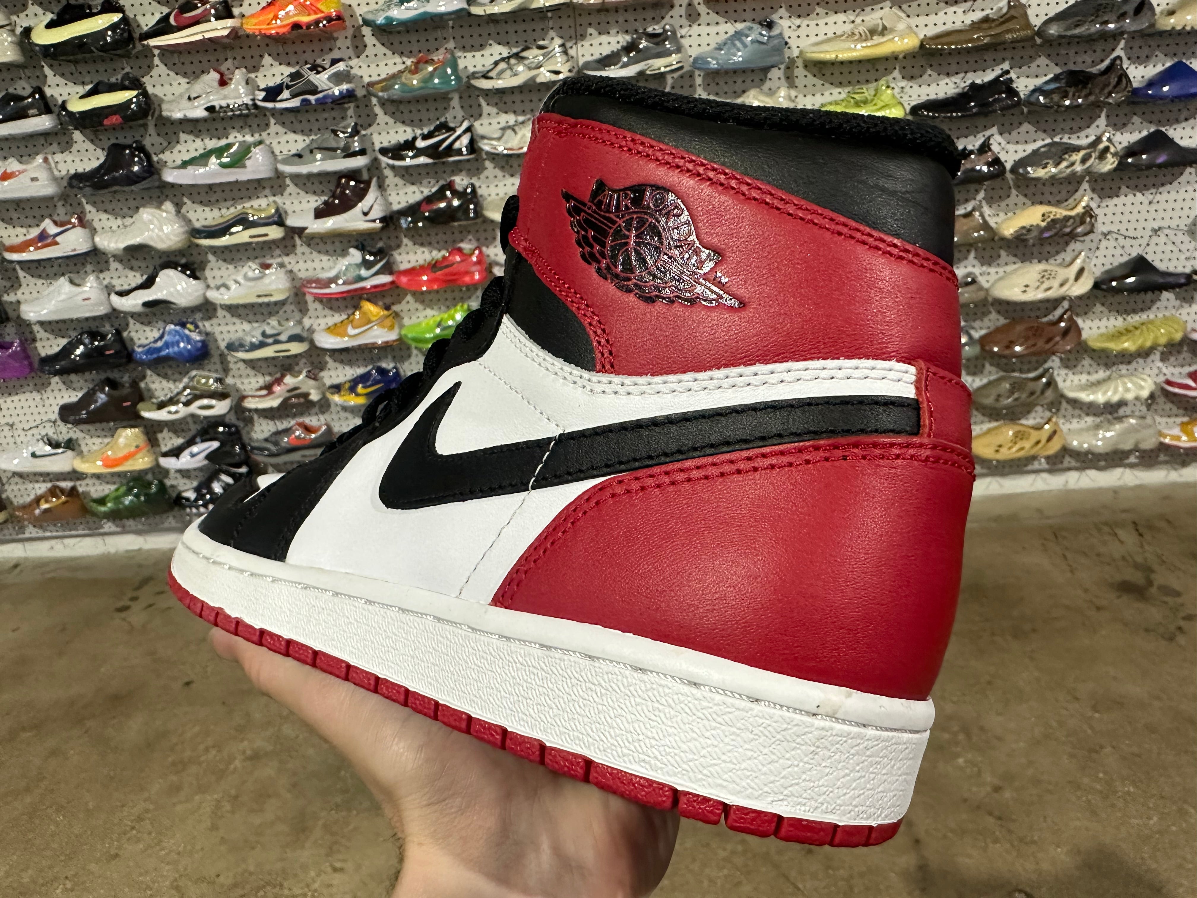 Air Jordan 1 Retro High OG - Black Toe 2013 Size 10