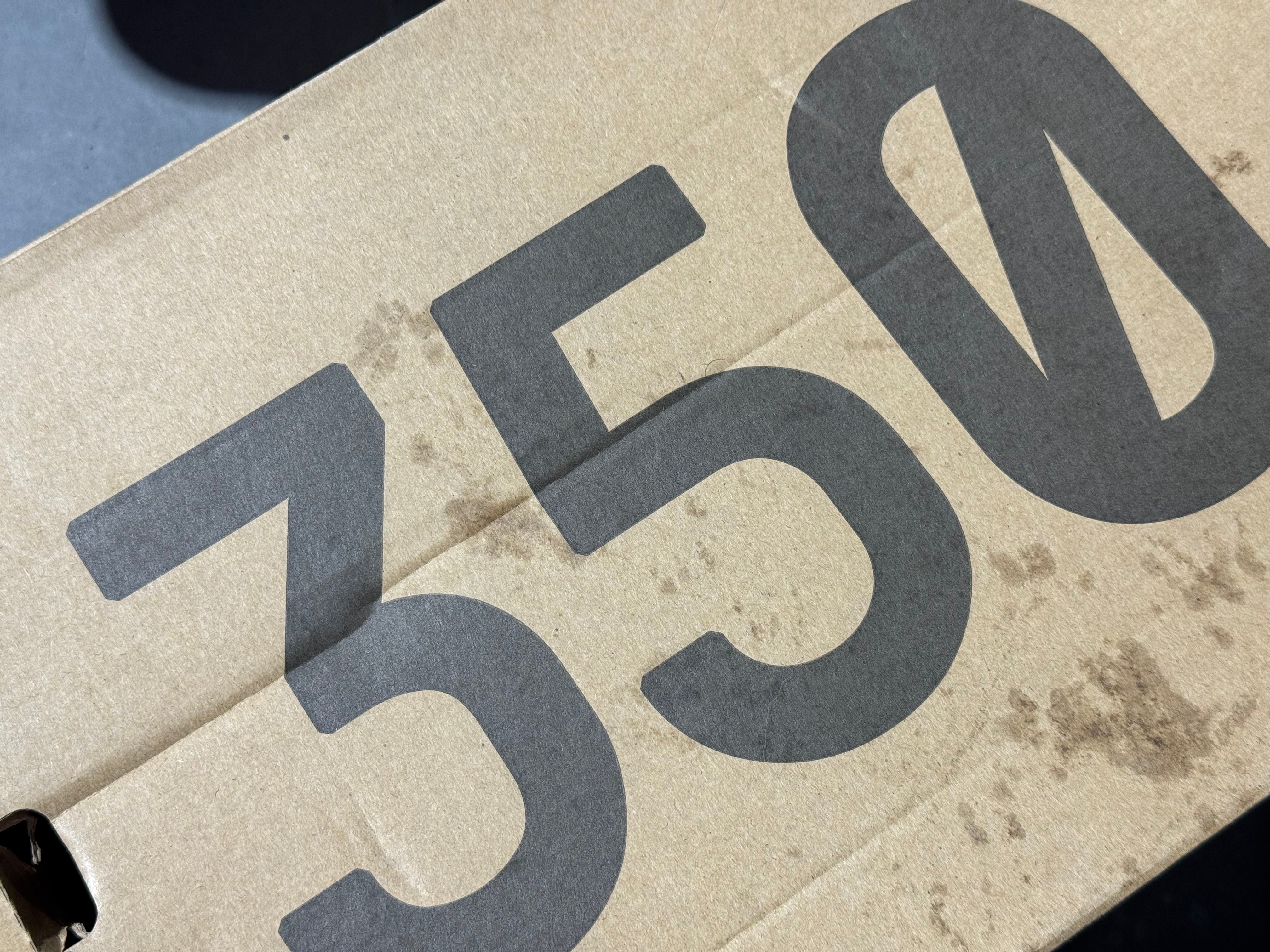 Adidas Yeezy Boost 350 V2 - Frozen Yellow Size 9.5