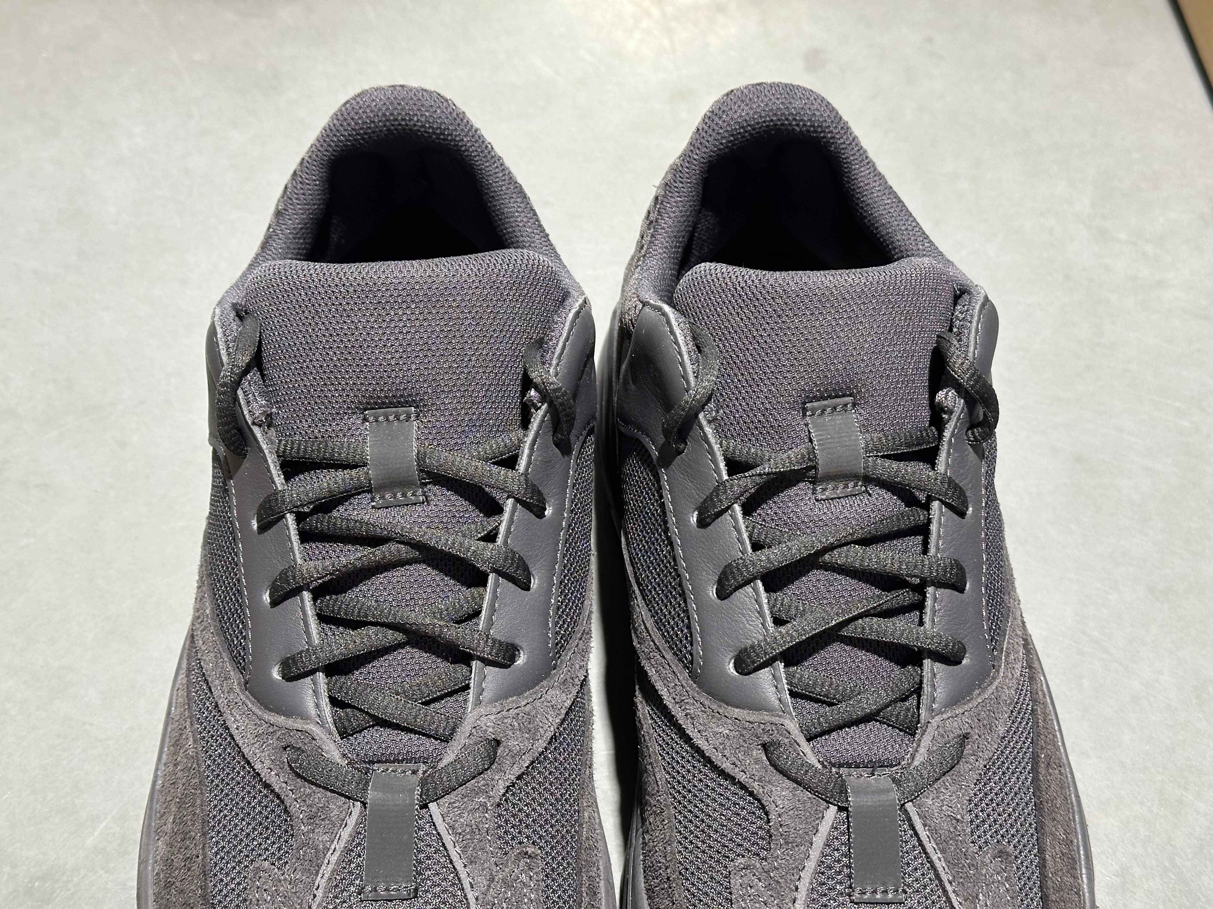 Addidas Yeezy Boost 700 - Utility Black Size 11