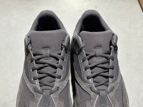 Addidas Yeezy Boost 700 - Utility Black Size 11