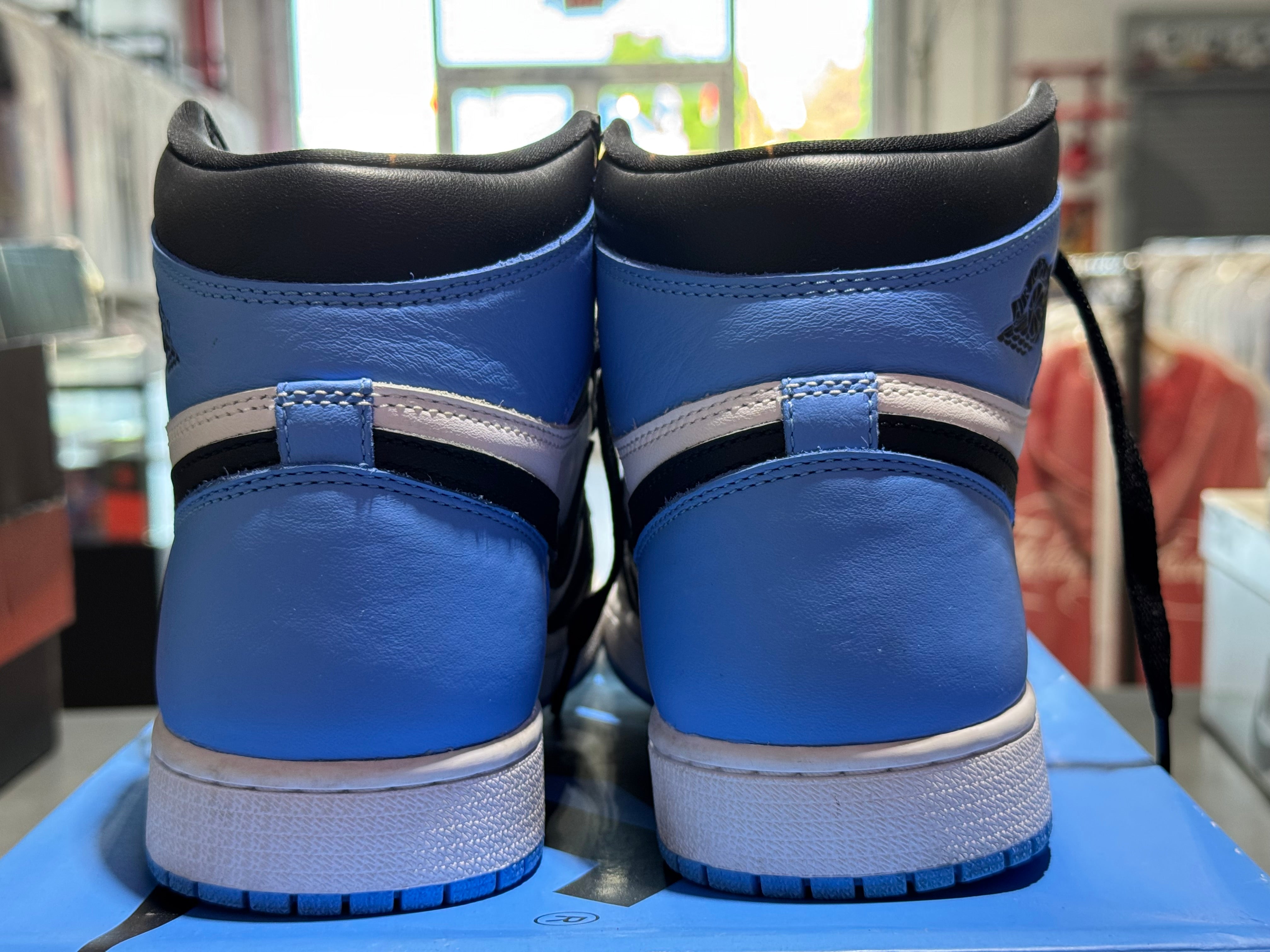 Air Jordan 1 Retro High OG - UNC Toe	Size 8.5