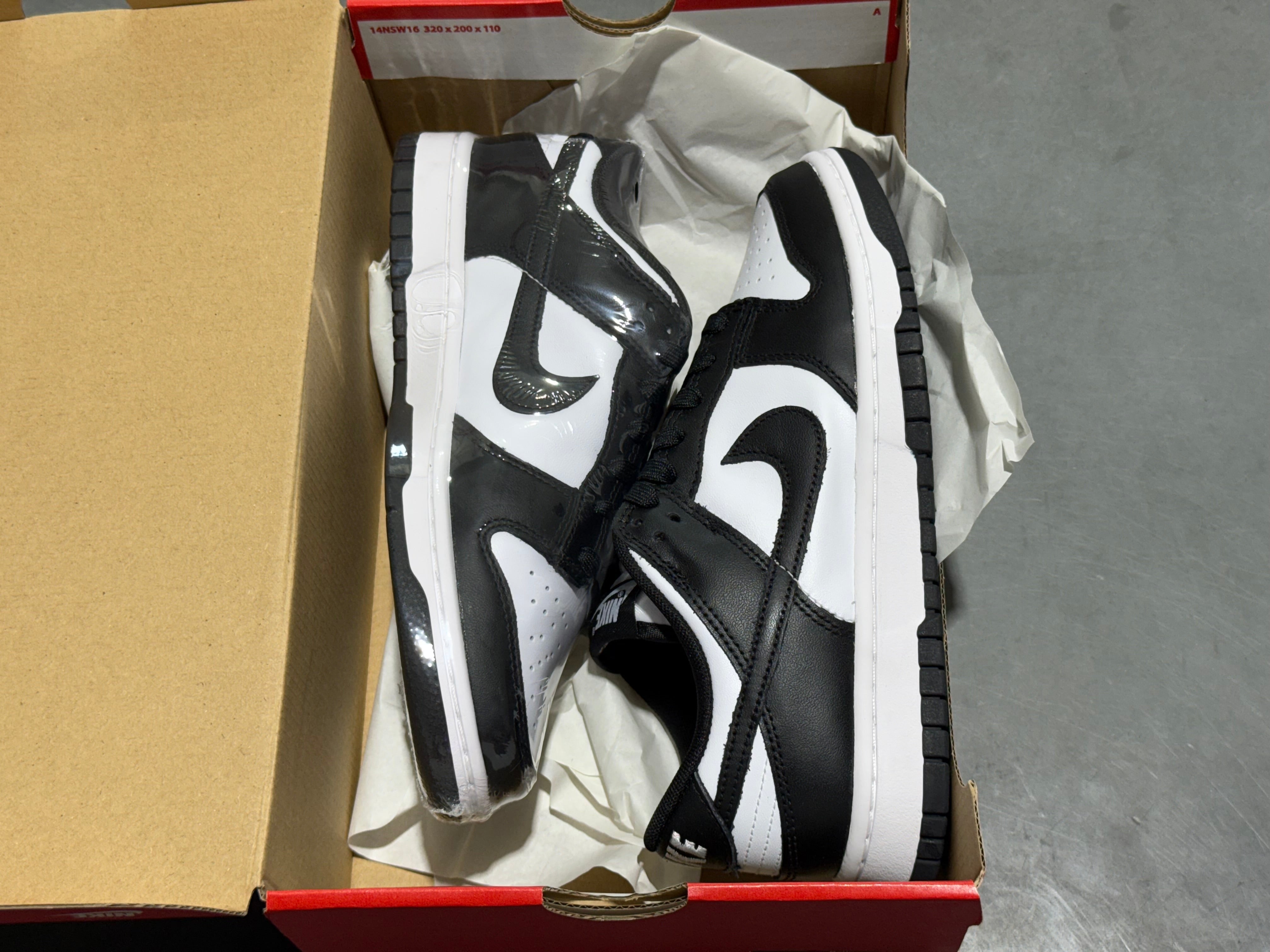 Nike Dunk Low Retro (GS) - Panda Size 7Y