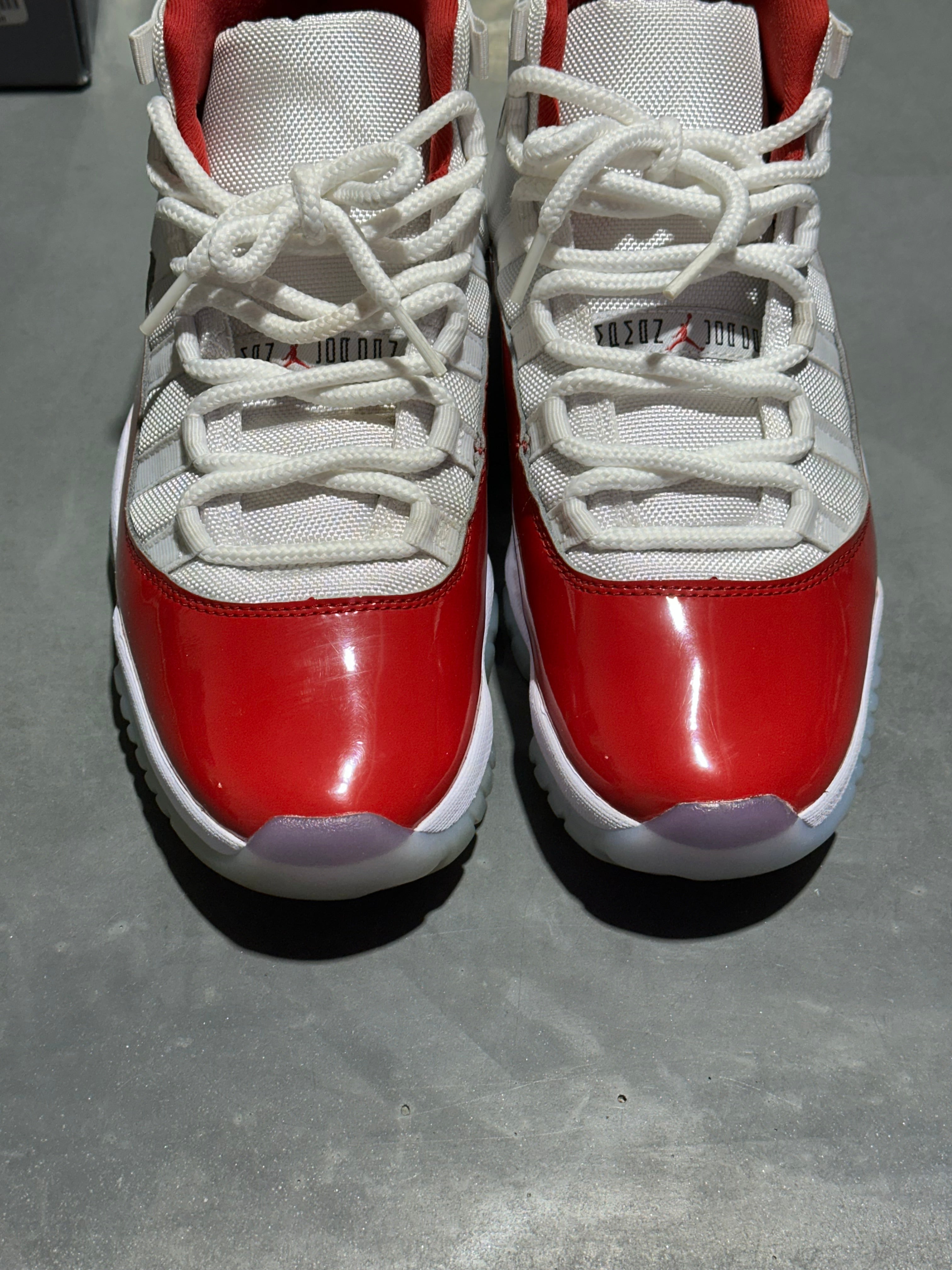 Air Jordan 11 Retro - Cherry Size 8.5