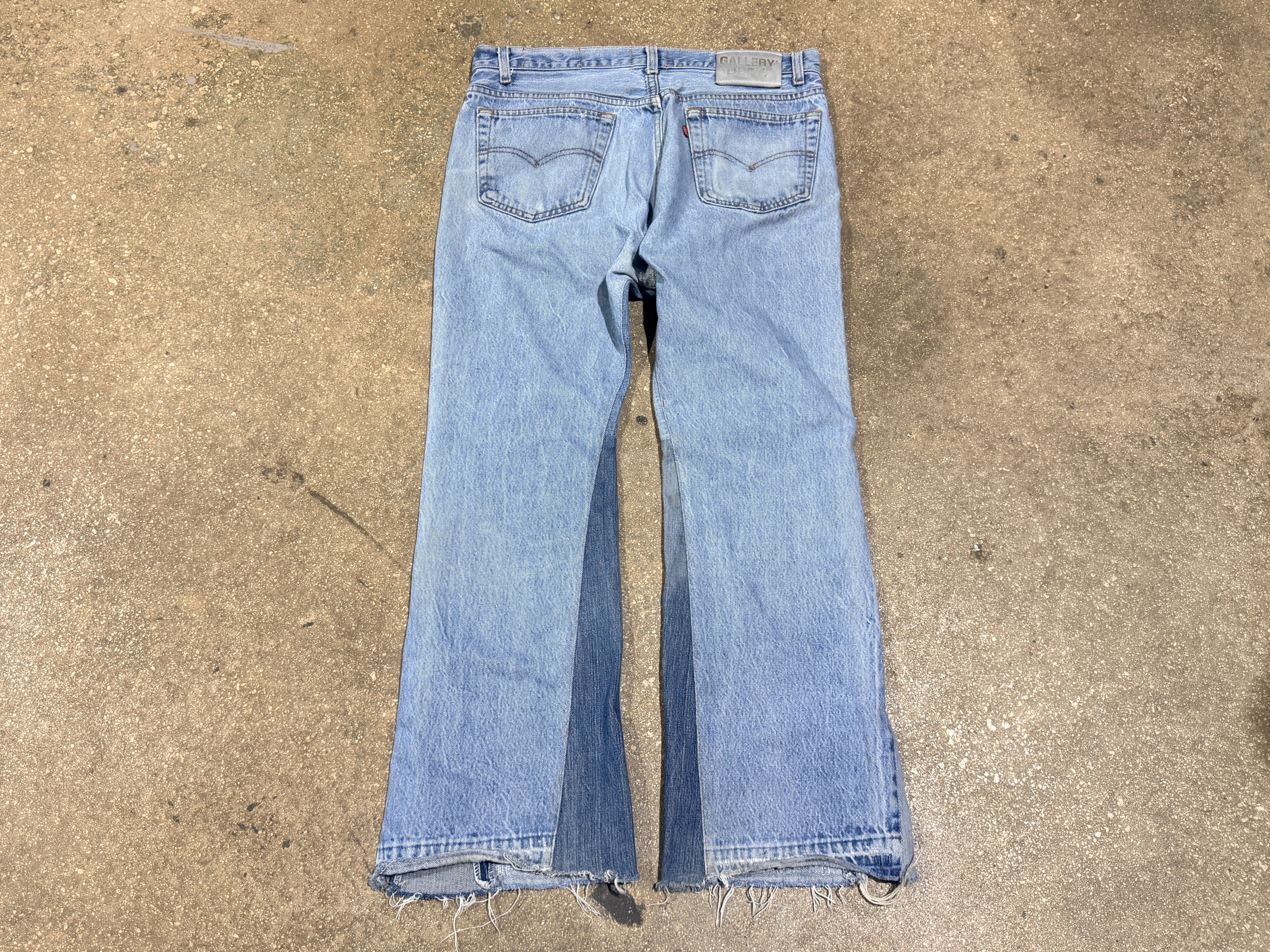 USED Gallery Dept. Flare Jeans - Light Washed Indigo Size 32